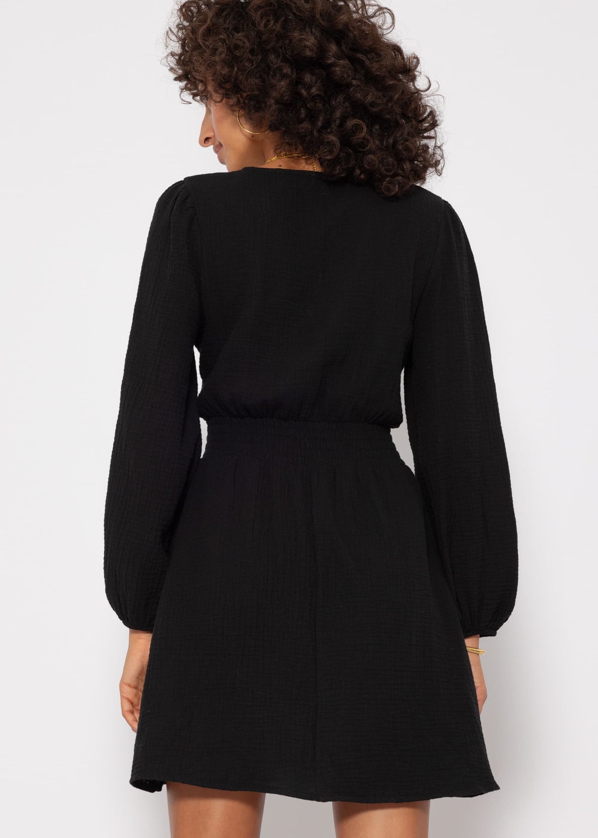 Musselin Kleid mit V-Ausschnitt - schwarz