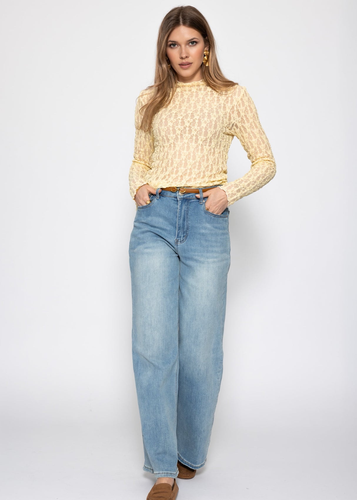 Long-sleeved lace shirt - butter yellow