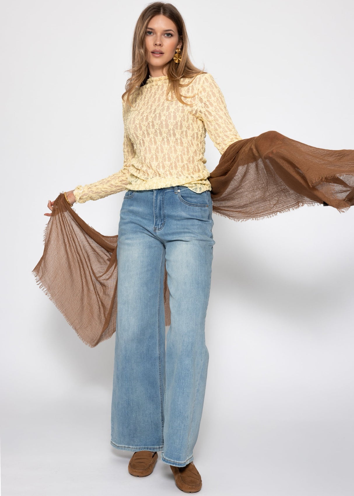 Long-sleeved lace shirt - butter yellow