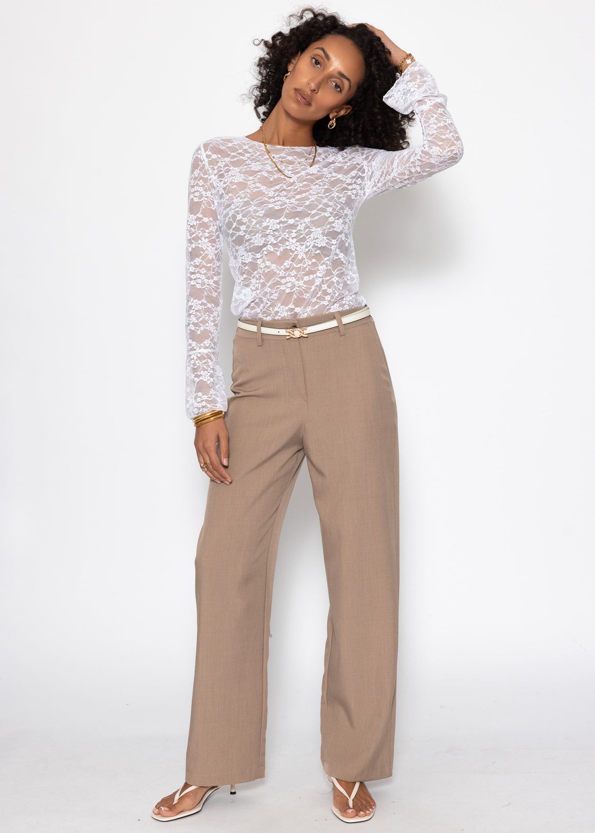 Langarmshirt aus Spitze mit Volantärmel - weiß
