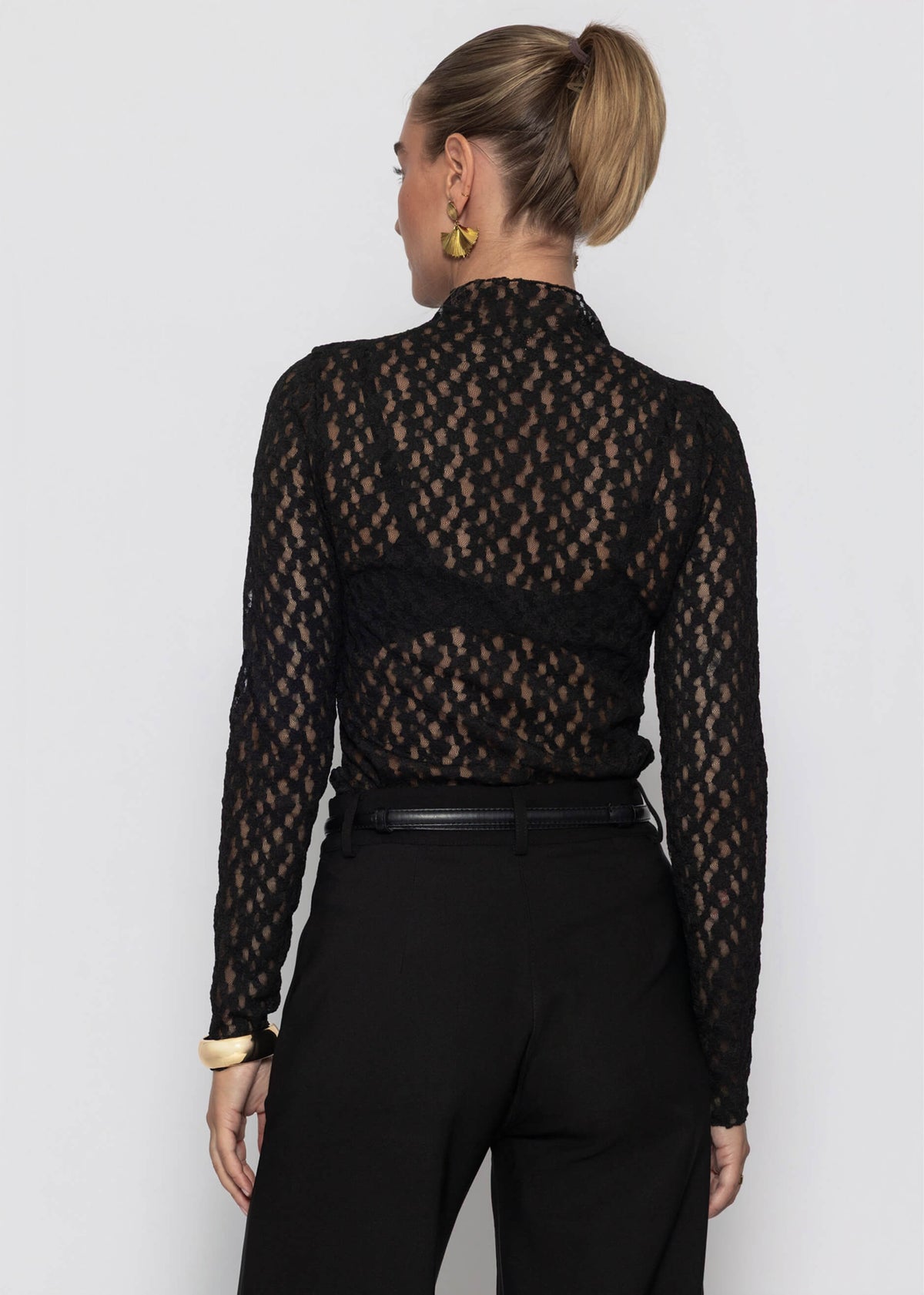 Langarmshirt aus Spitze - schwarz