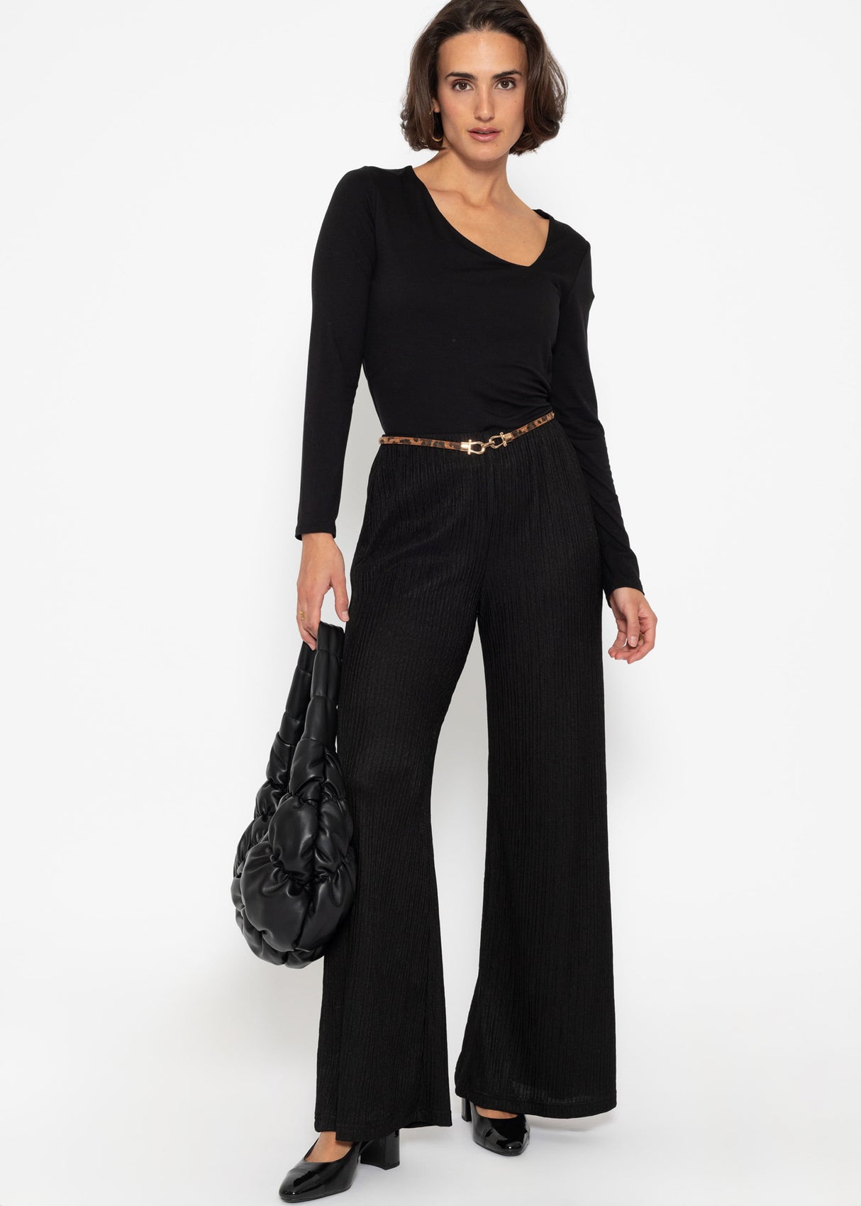 Long-sleeved shirt with asymmetric neckline - black