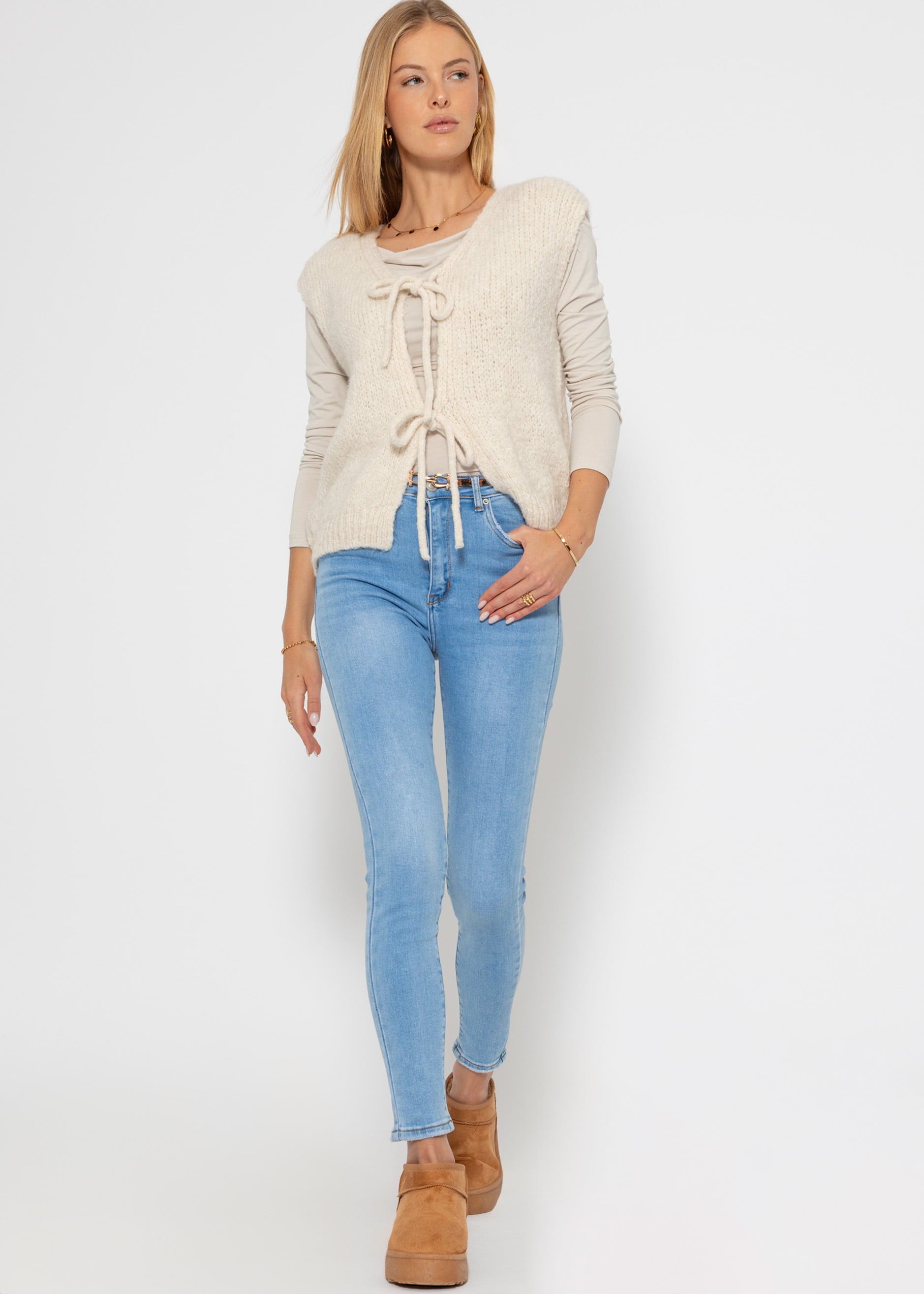 Long-sleeved shirt with gathers - beige
