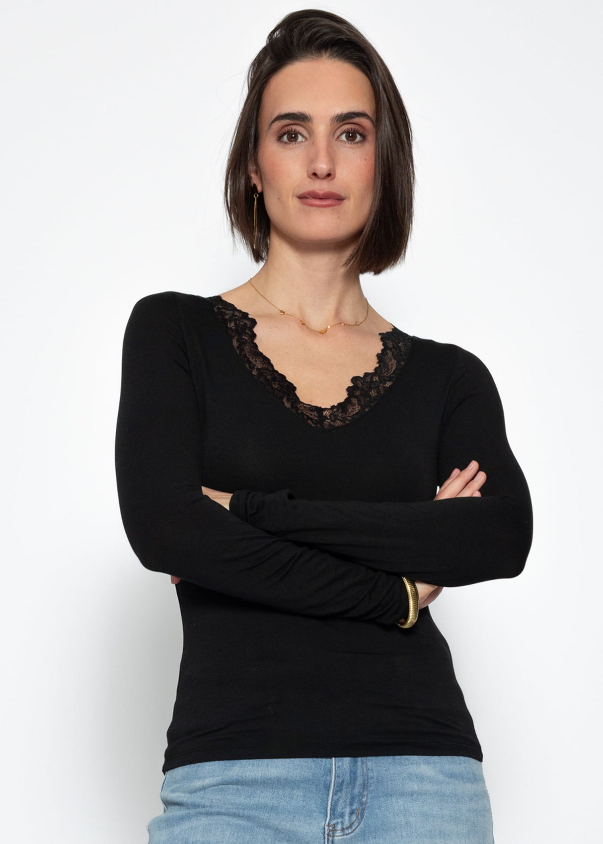 Langarmshirt mit Spitzenausschnitt - schwarz