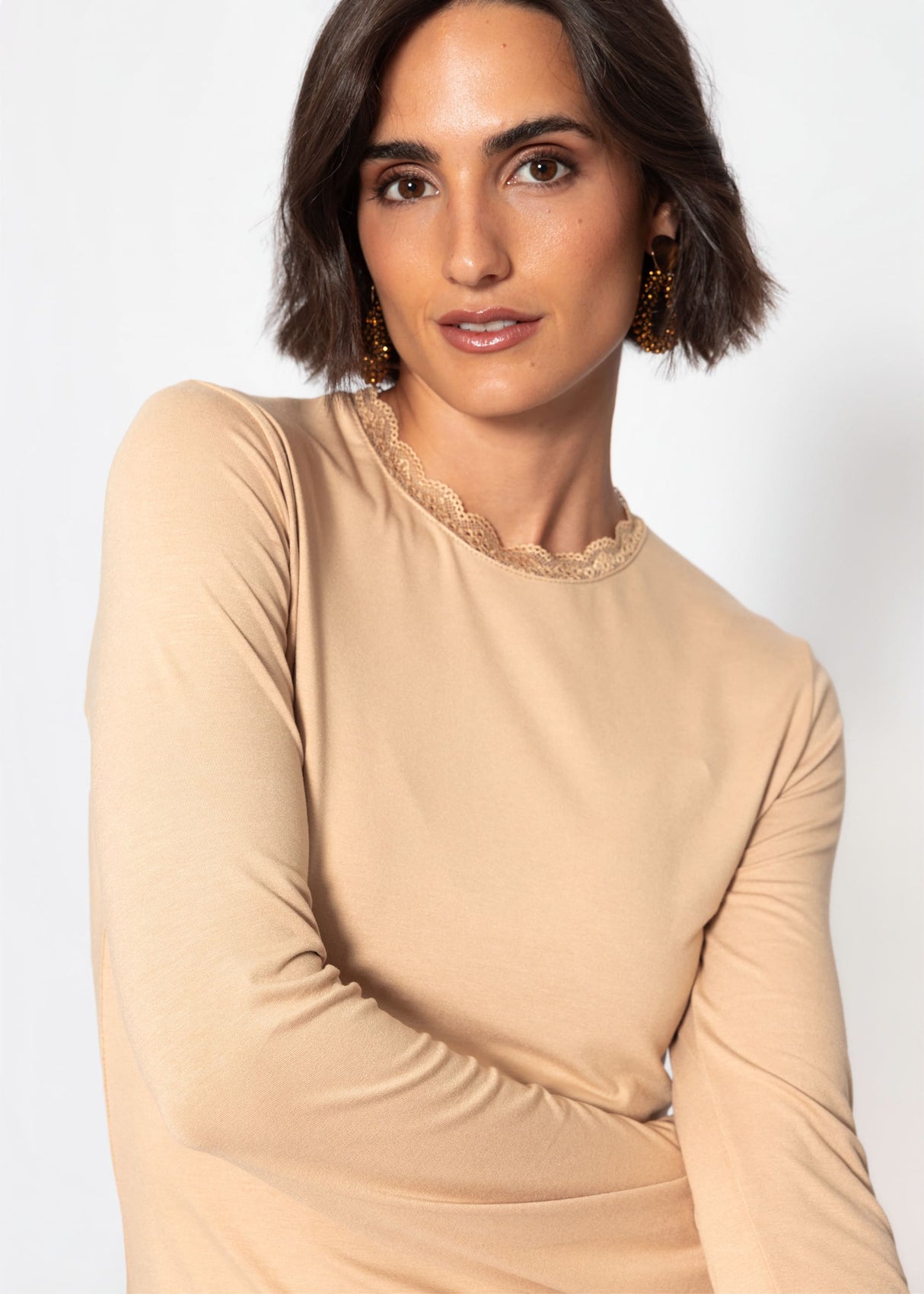 Langarmshirt mit Spitzeneinsatz - beige