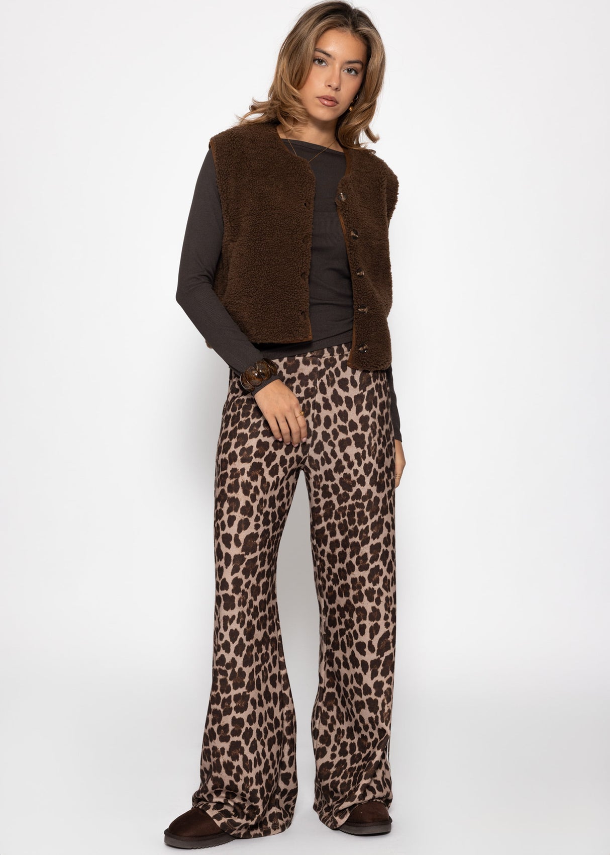 Long-sleeved shirt with boat neck - brown