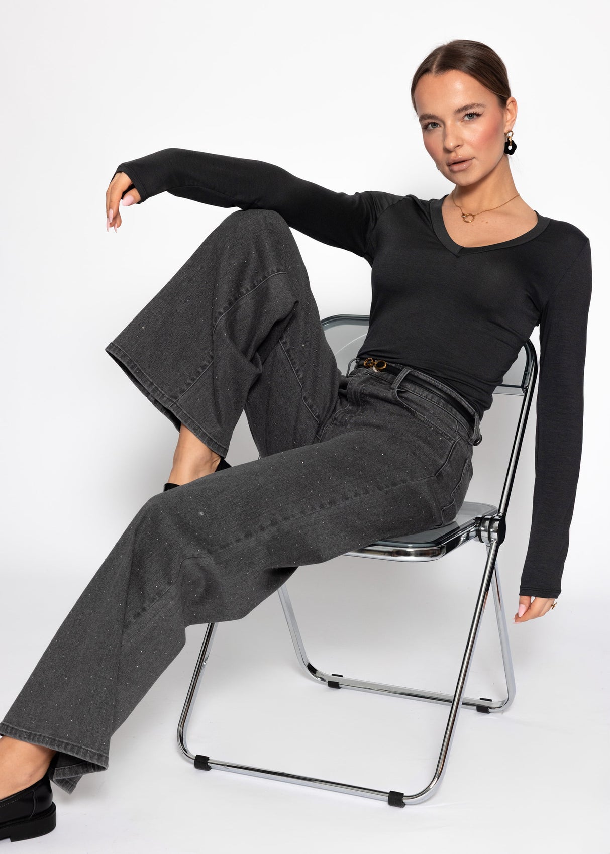 Long-sleeved V-neck shirt - black