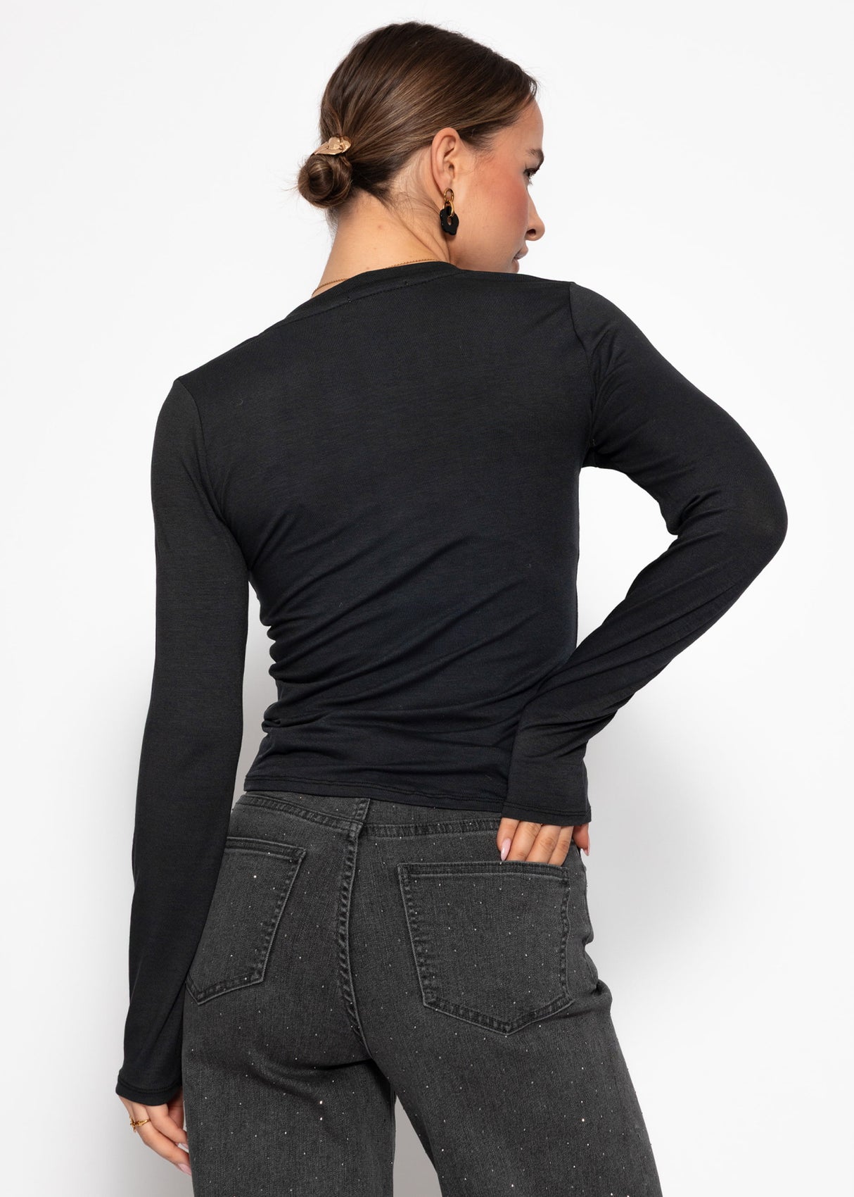 Long-sleeved V-neck shirt - black