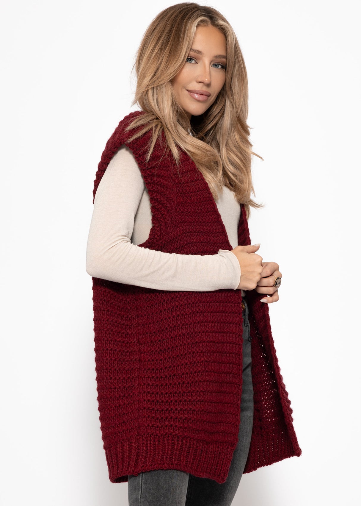 Long sleeveless knit vest with structured shoulders - burgundy