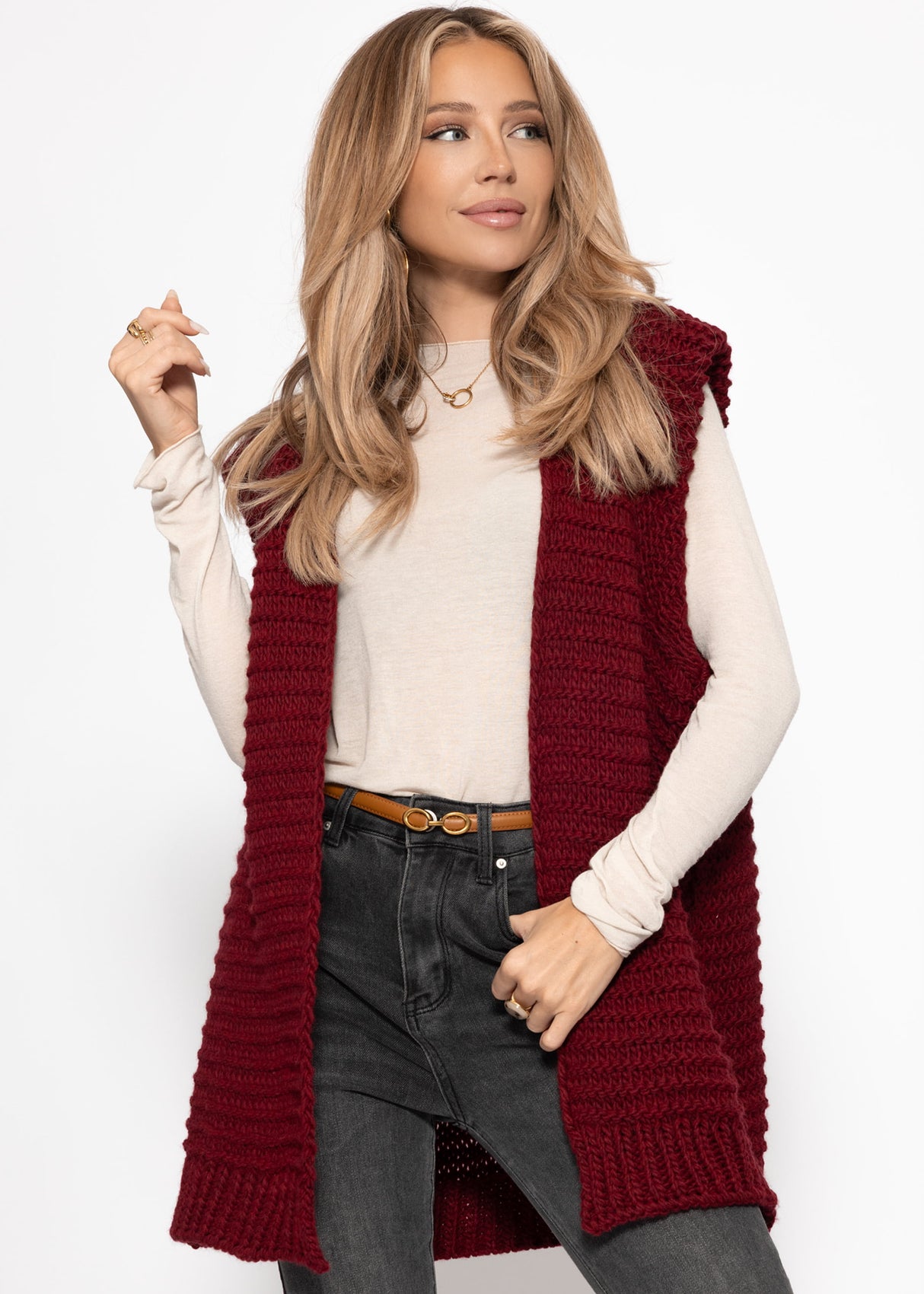Long sleeveless knit vest with structured shoulders - burgundy