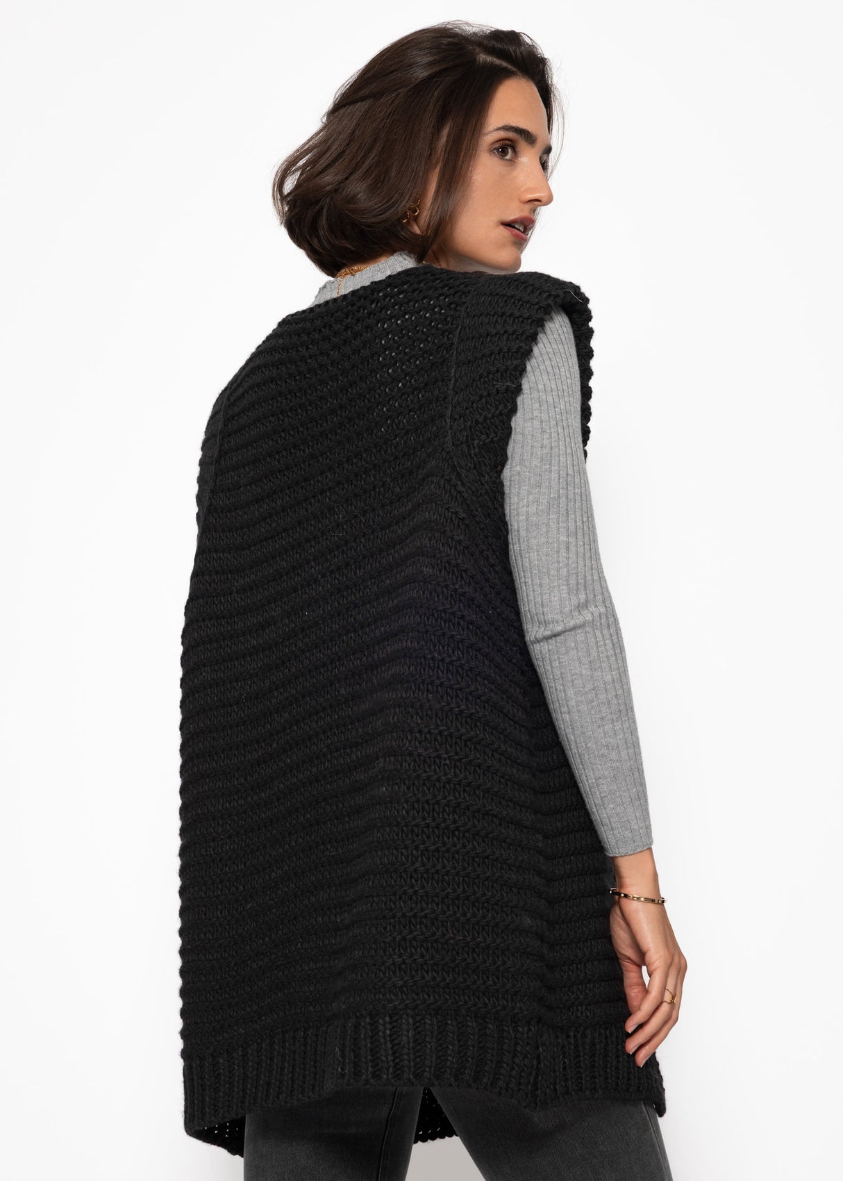 Long sleeveless knitted vest with structured shoulders - black
