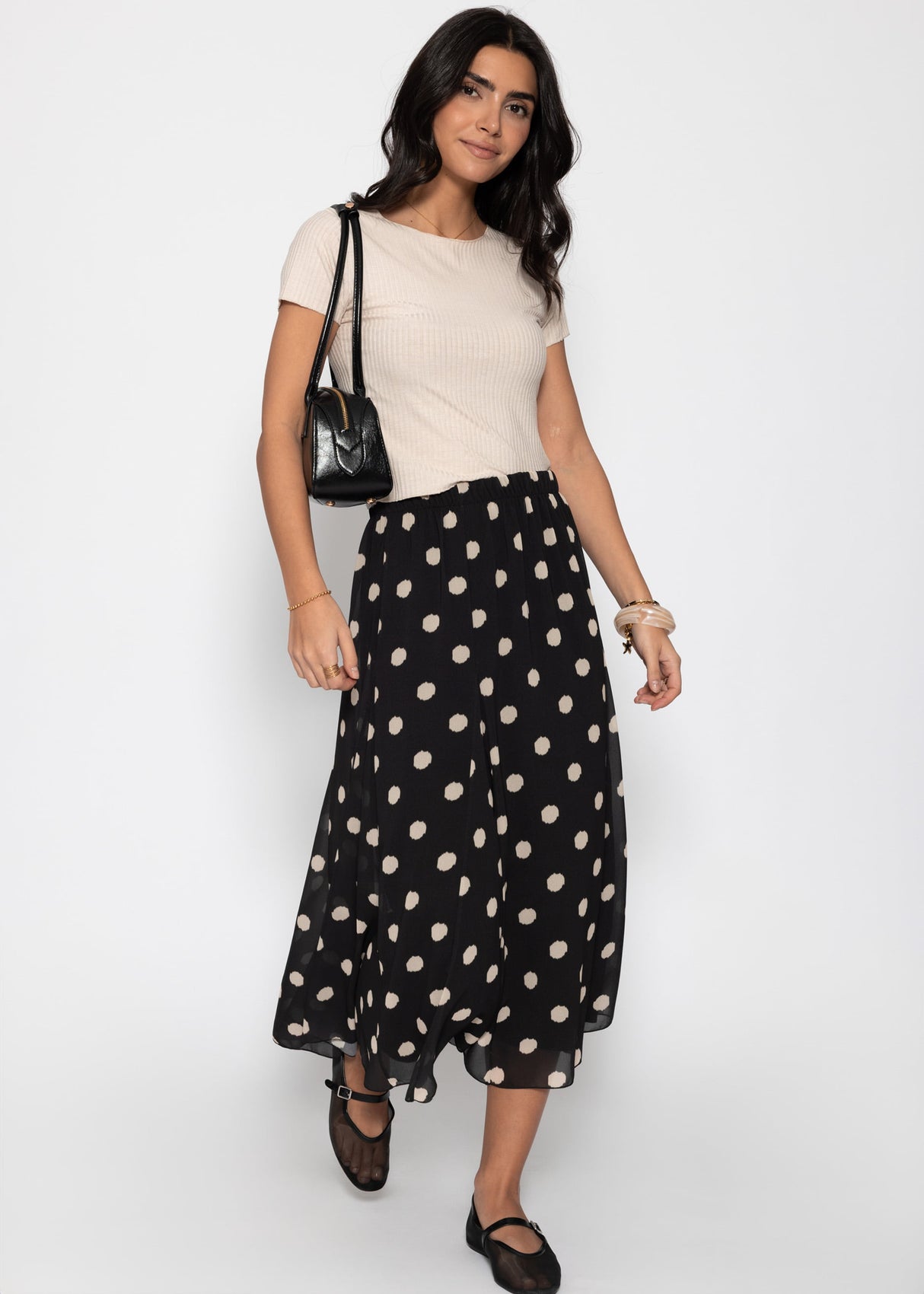 Long chiffon rock with polka dot print - black