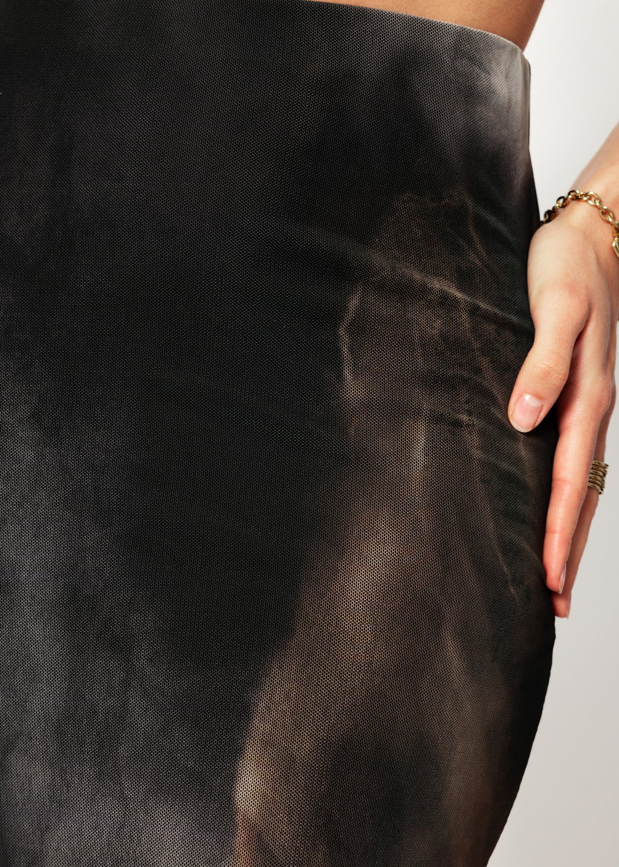 Langer Mesh Rock mit Print- anthrazit