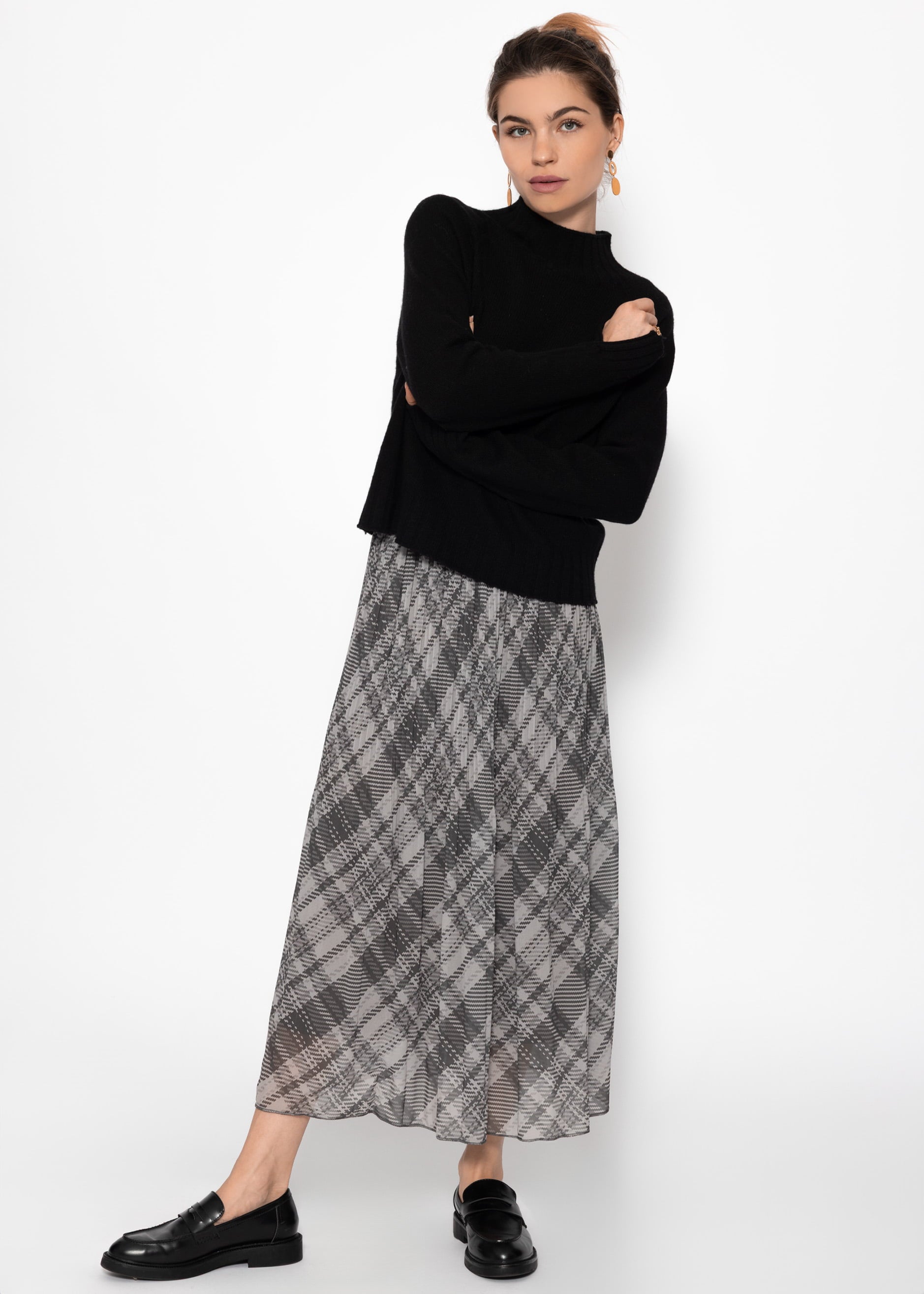 Long pleated chiffon skirt with checked print - gray