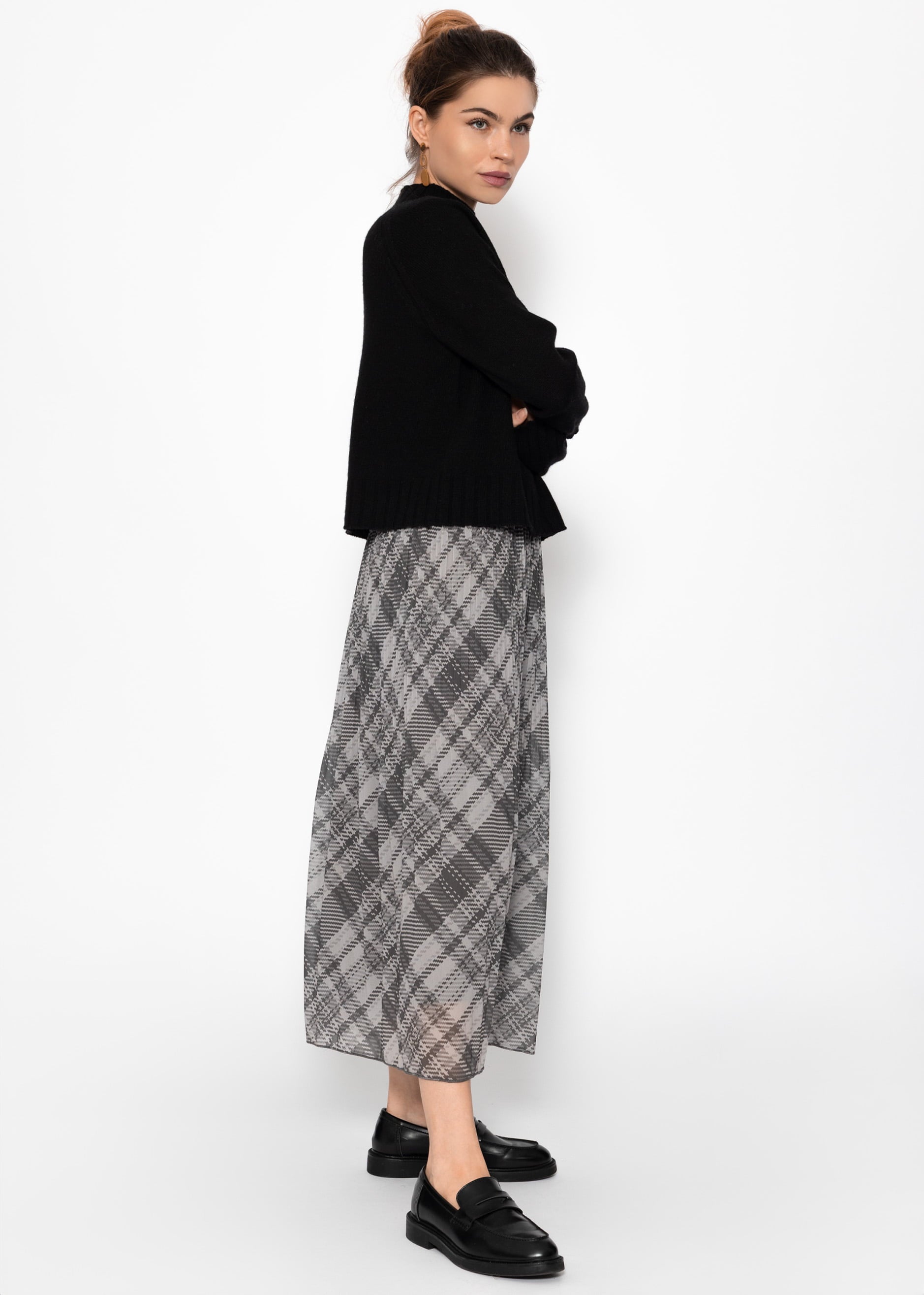 Long pleated chiffon skirt with checked print - gray