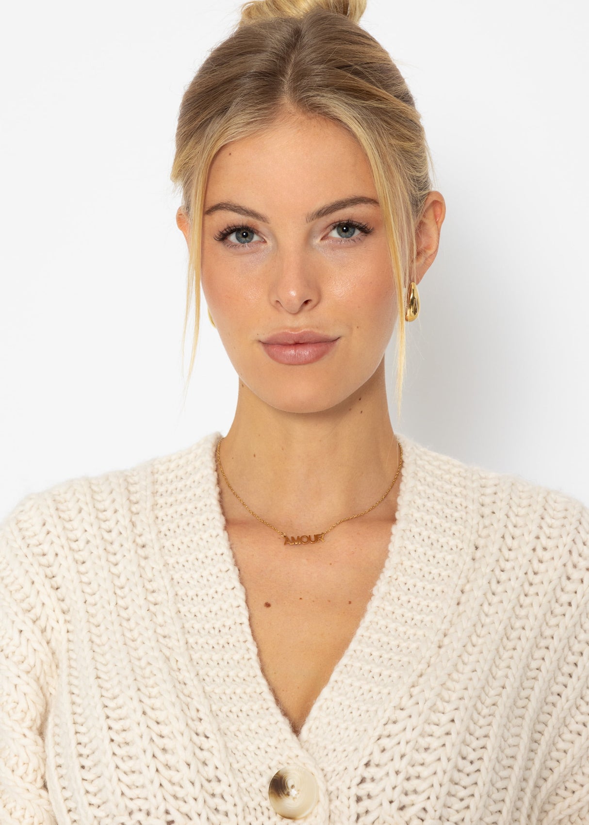 Elongated Drops Stud Earrings - gold