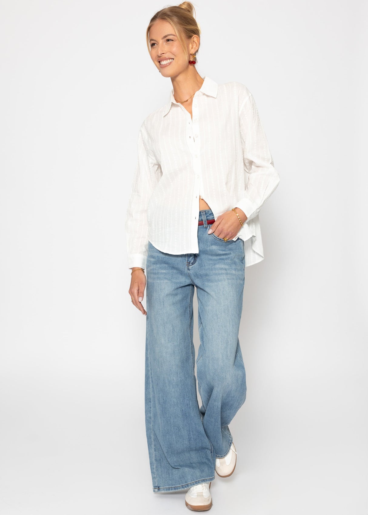 Casual blouse with structure - white