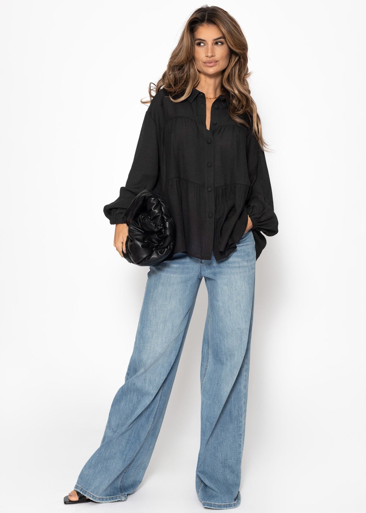 Leichte Bluse mit Volants - schwarz