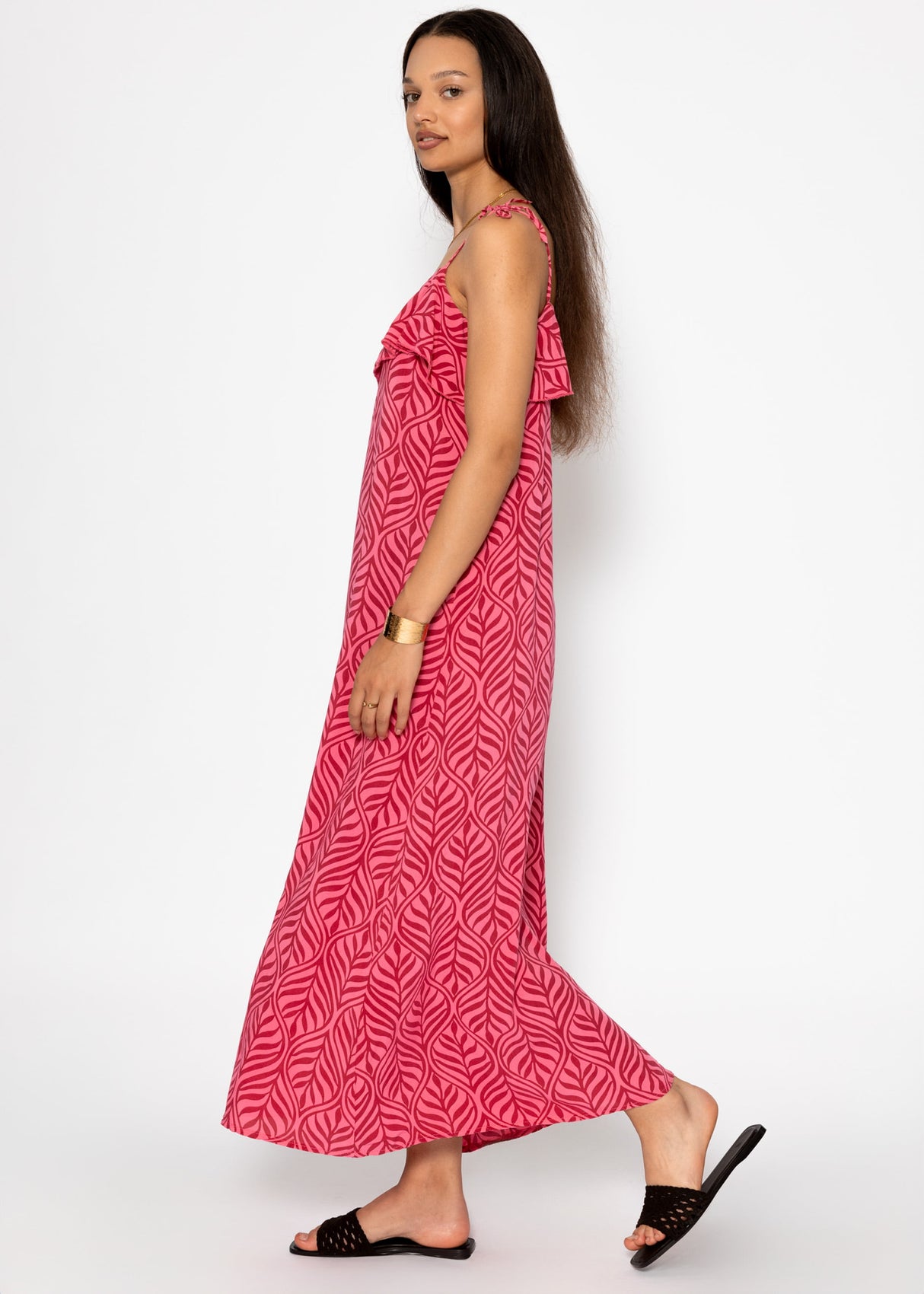 Long dress with ruffles and print - pink