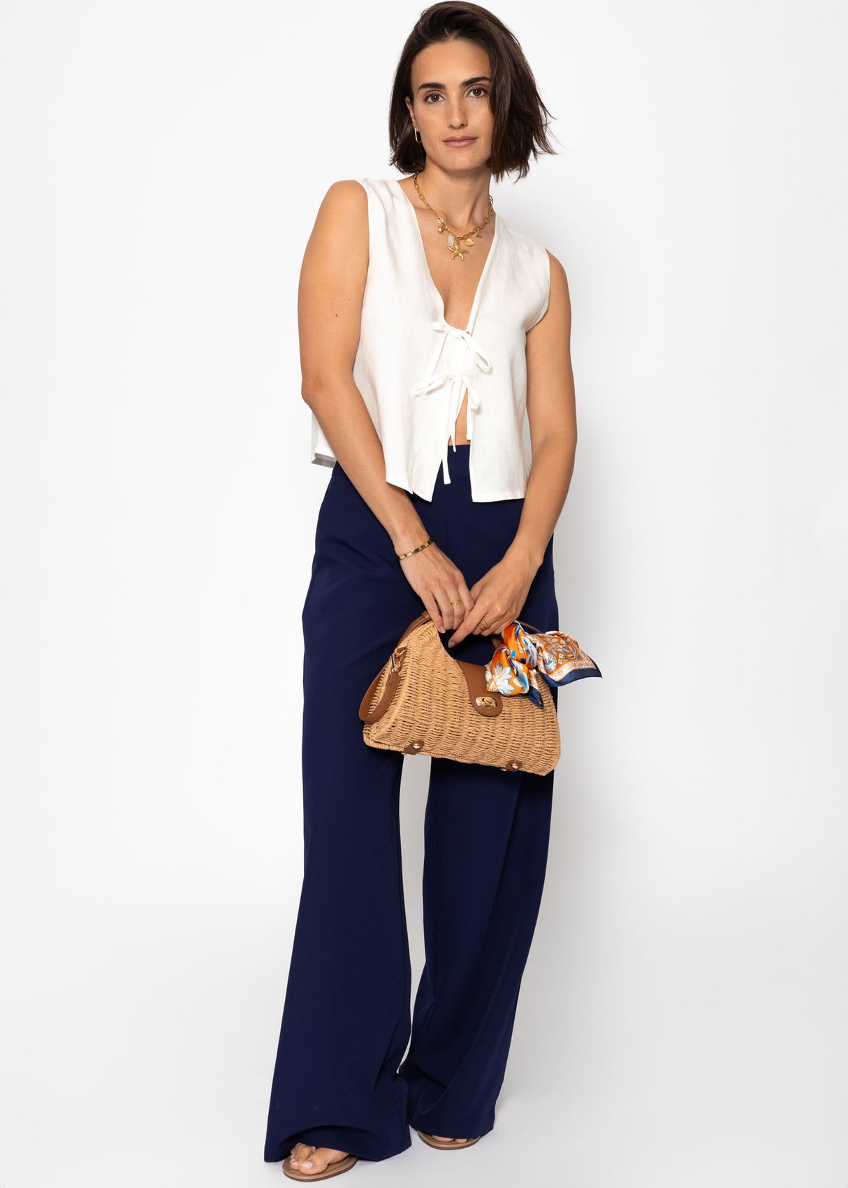 Linen top with bow closure - white