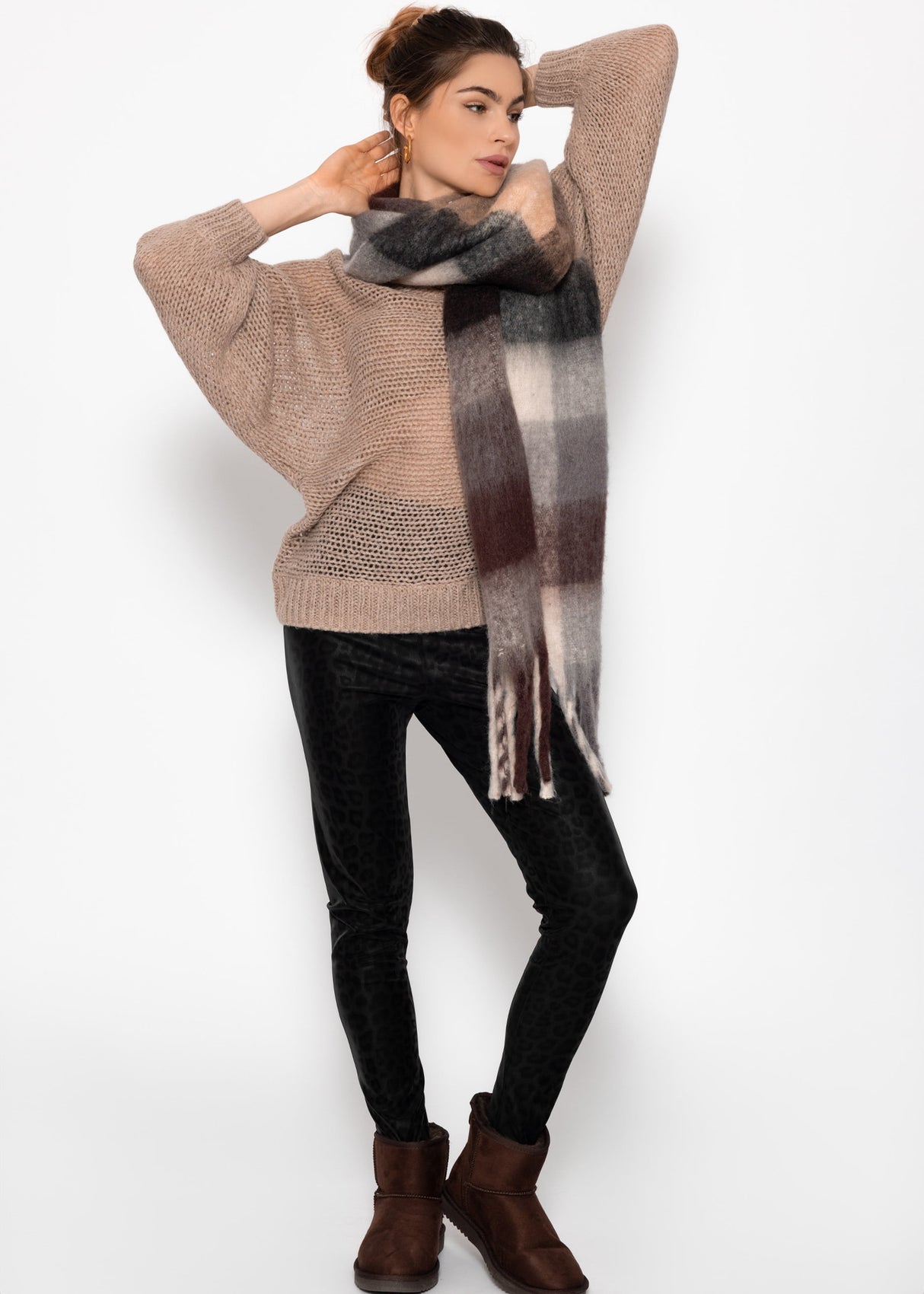 Loose-knit sweater with batwing sleeves - beige