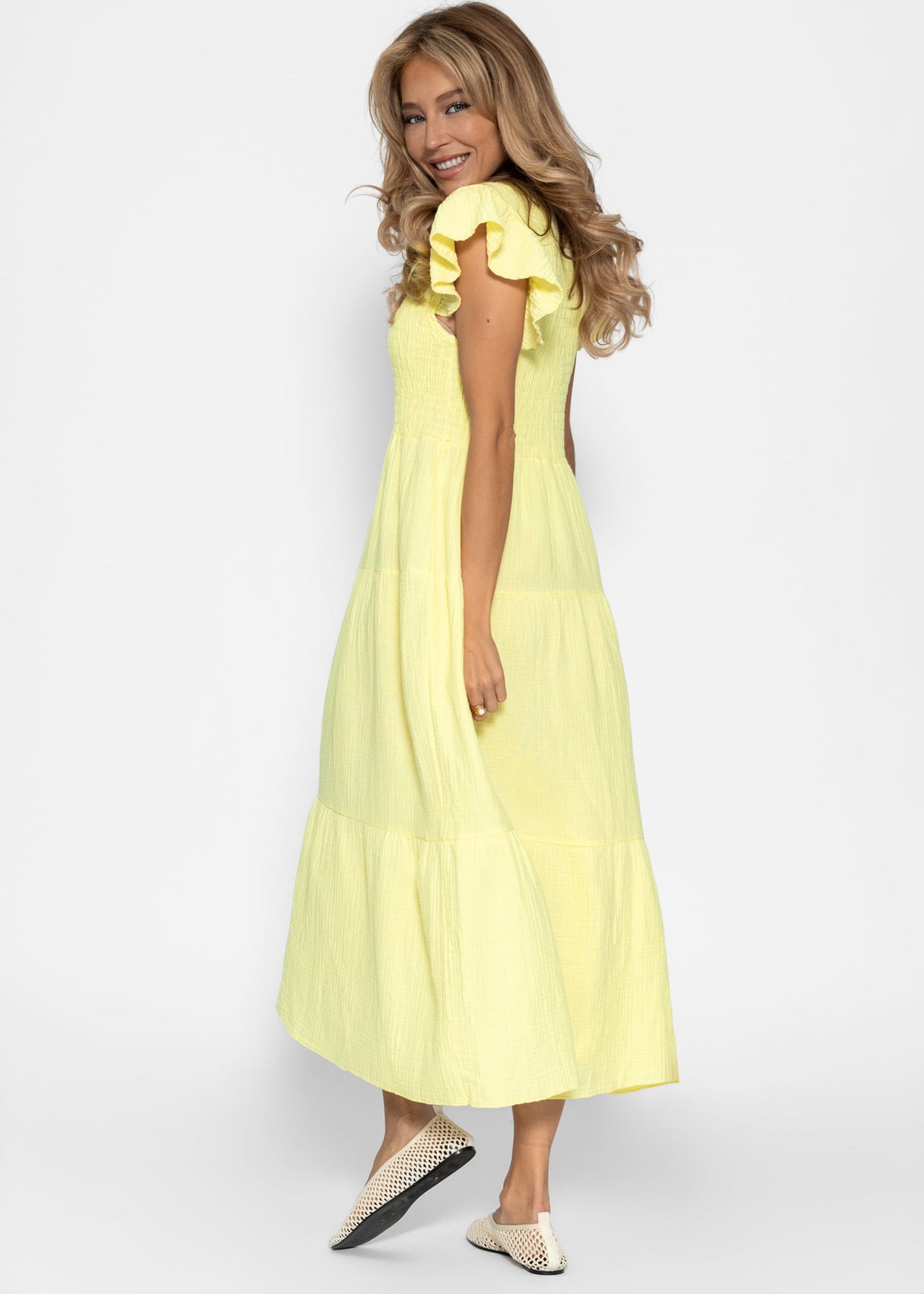 Maxi Musselin dress with ruffles and winged sleeves - butter yellow