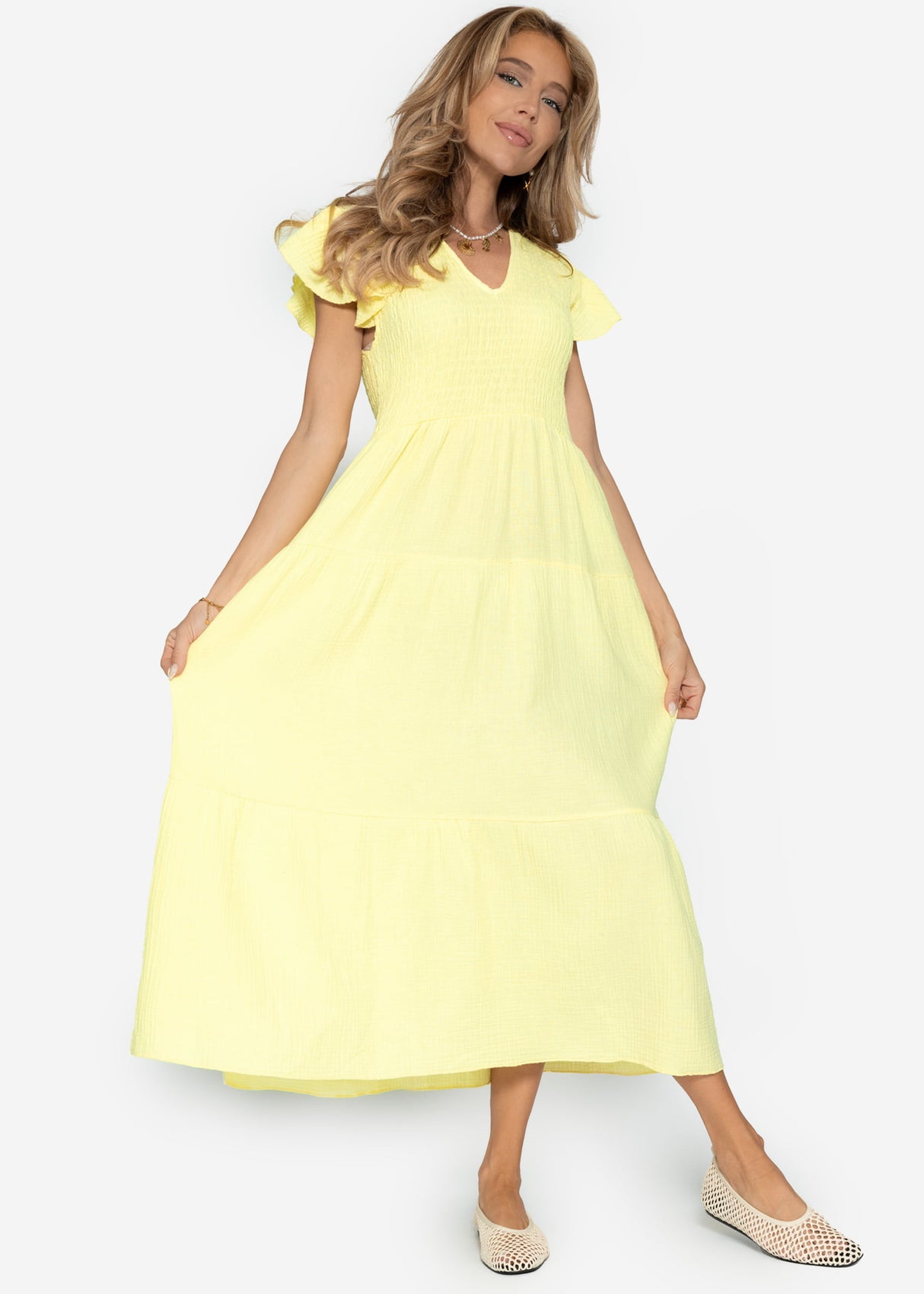 Maxi Musselin dress with ruffles and winged sleeves - butter yellow