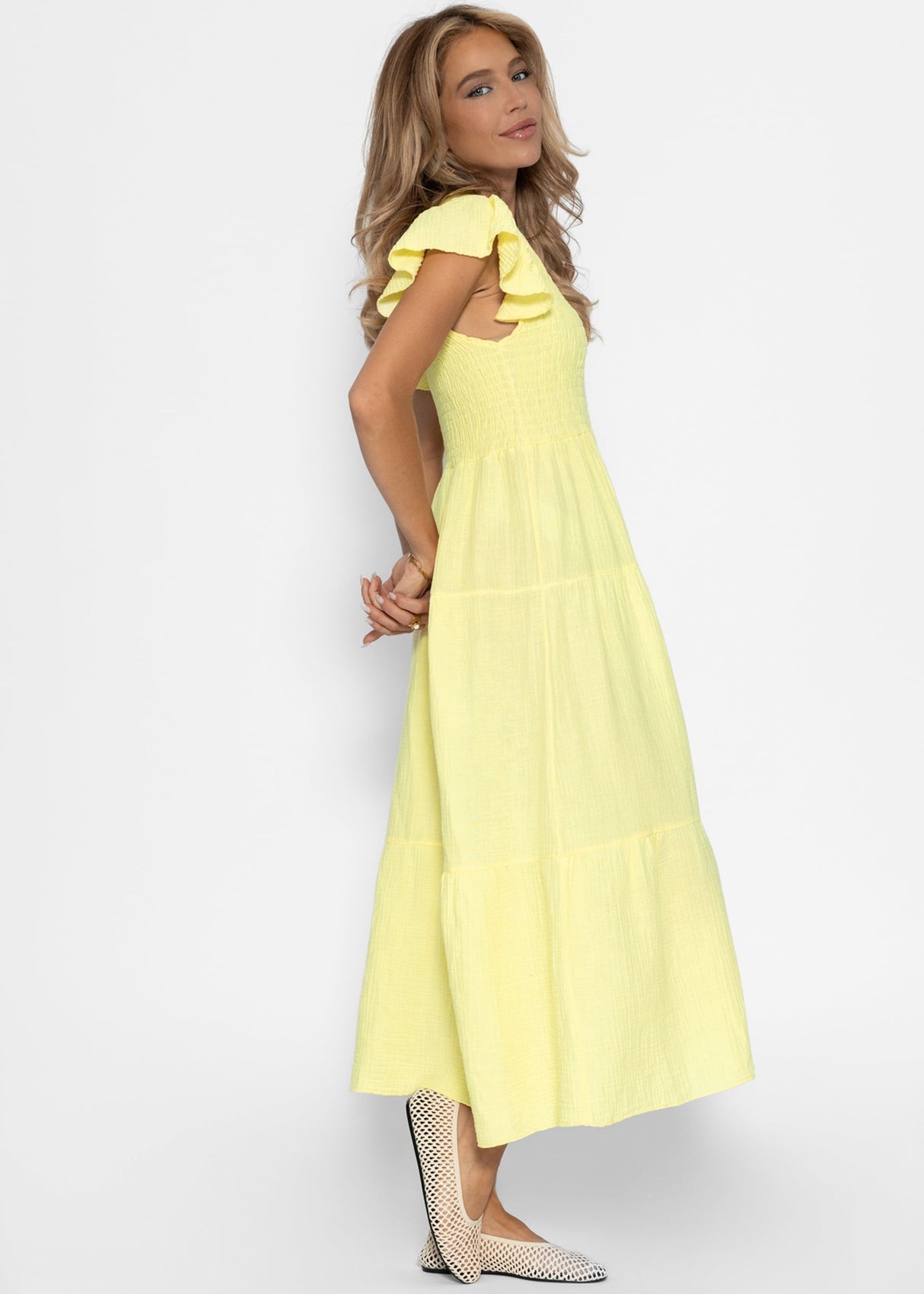 Maxi Musselin dress with ruffles and winged sleeves - butter yellow