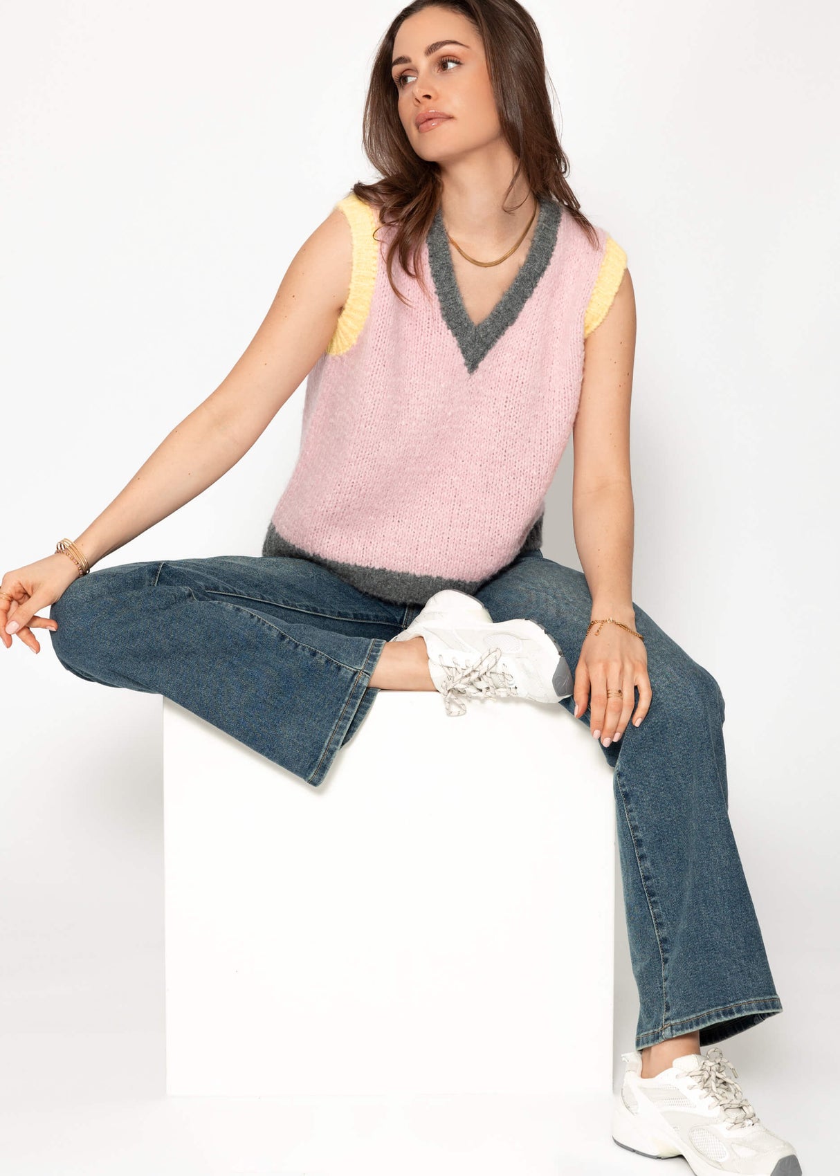 Multicolored V-neck pullover - pink