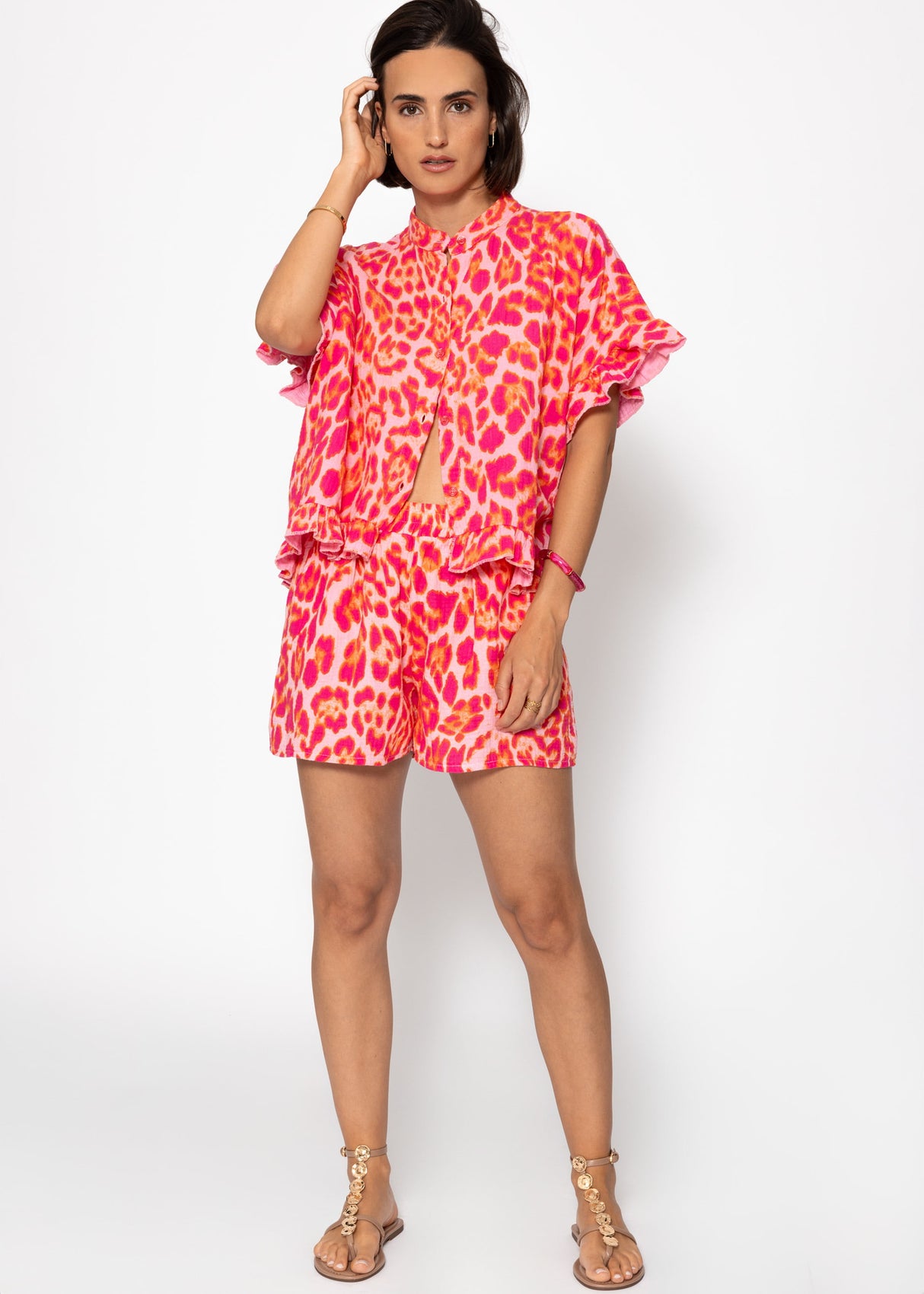 Musselin Blouse in Leo -Print with ruffled hem - pink