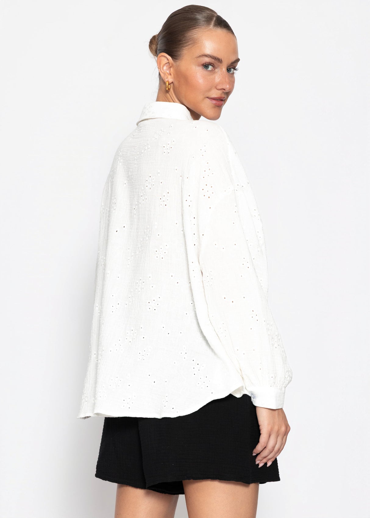 Musselin Bluse mit Lochstickerei - offwhite