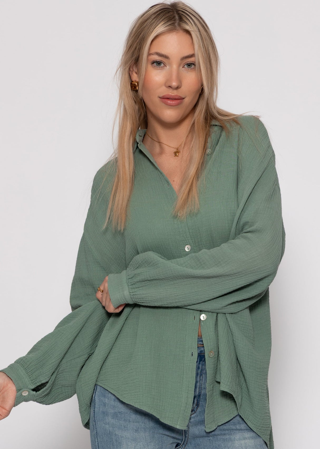 Muslin blouse oversize, short, sage green