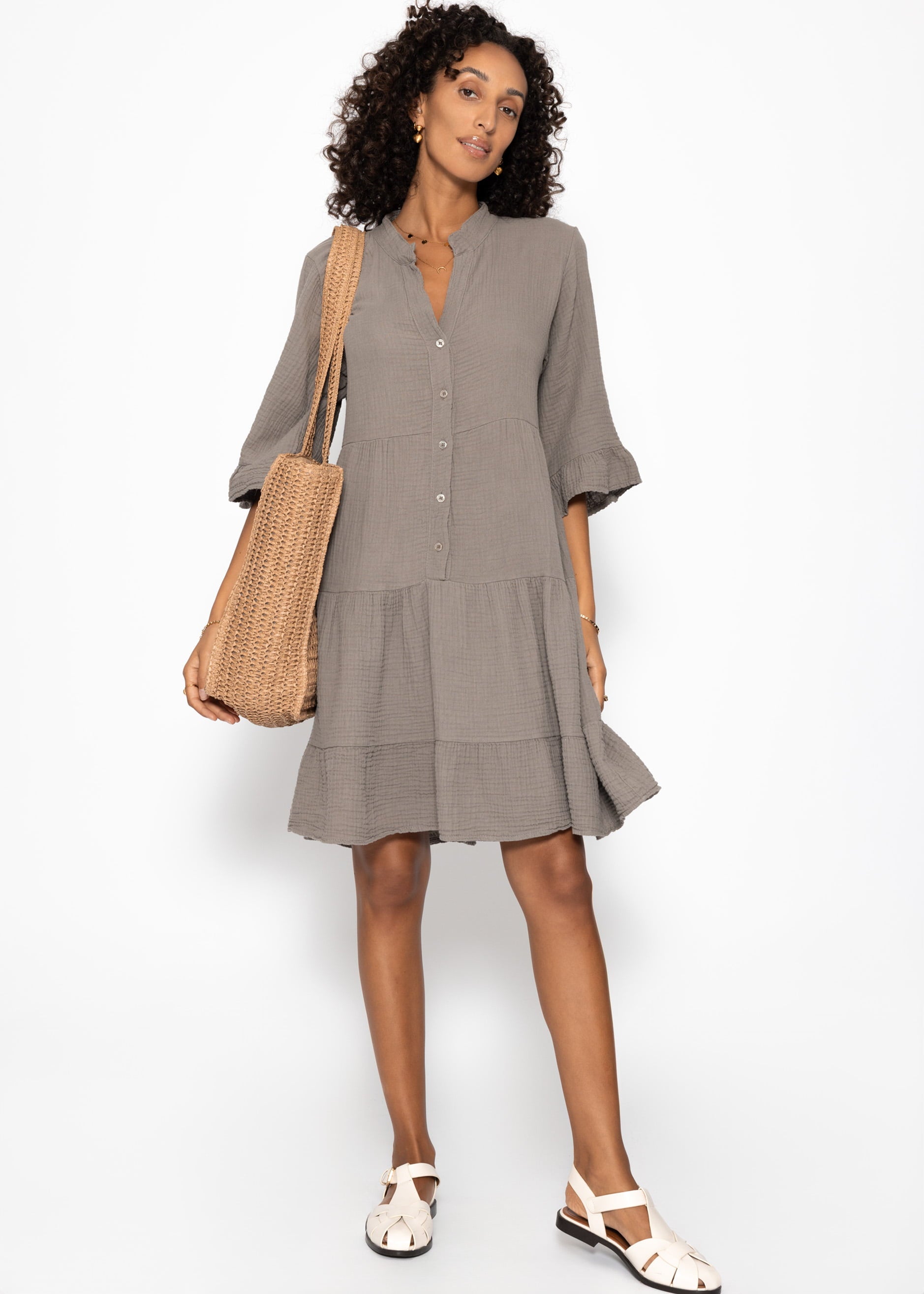 Musselin Kleid mit Volants - taupe
