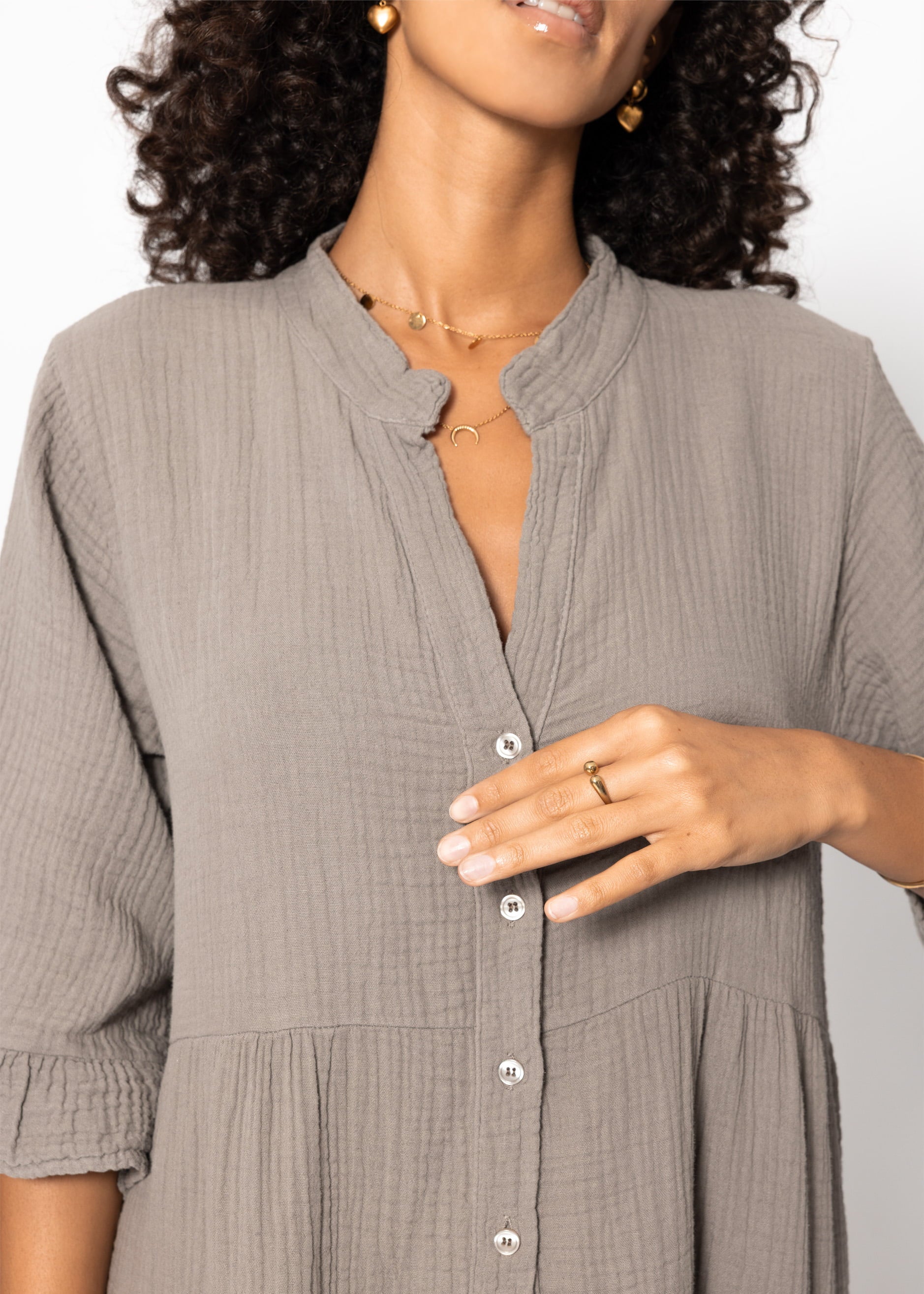 Musselin Kleid mit Volants - taupe