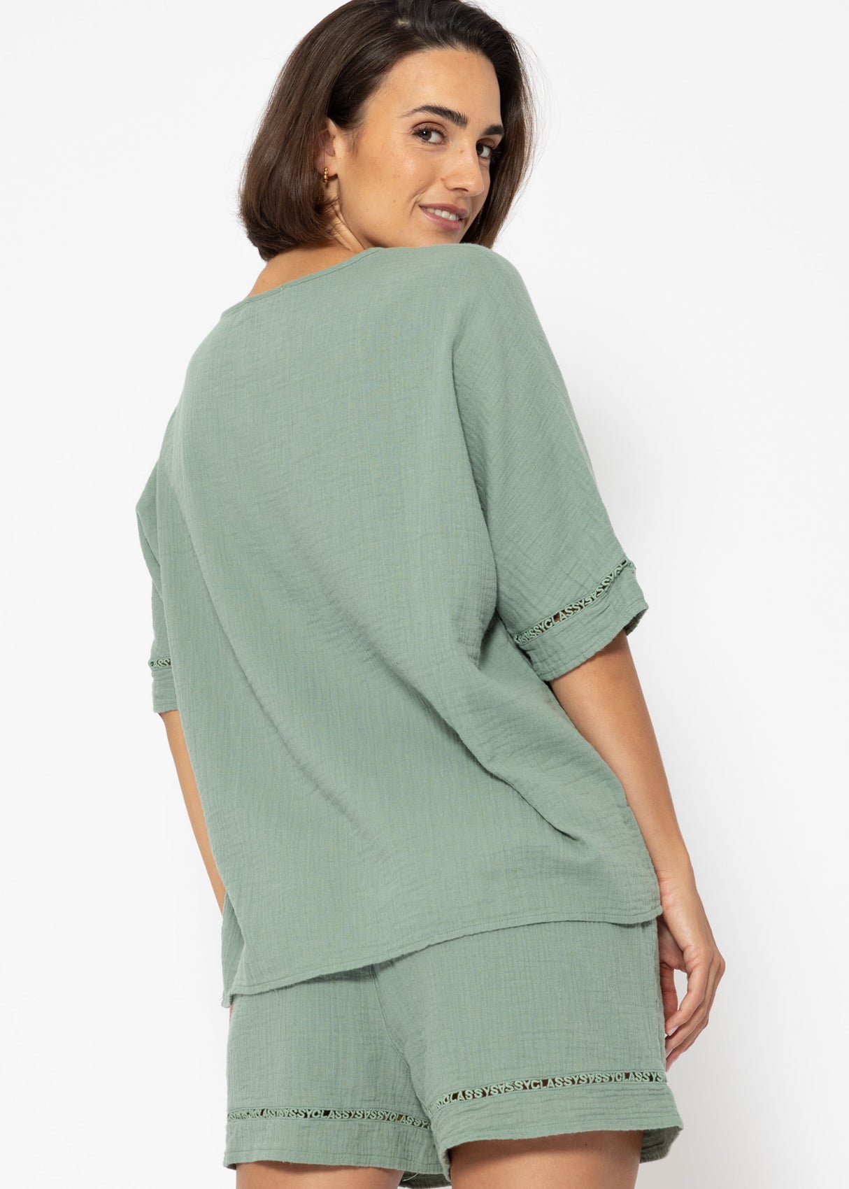 Muslin pajama shirt with lace trim - sage green