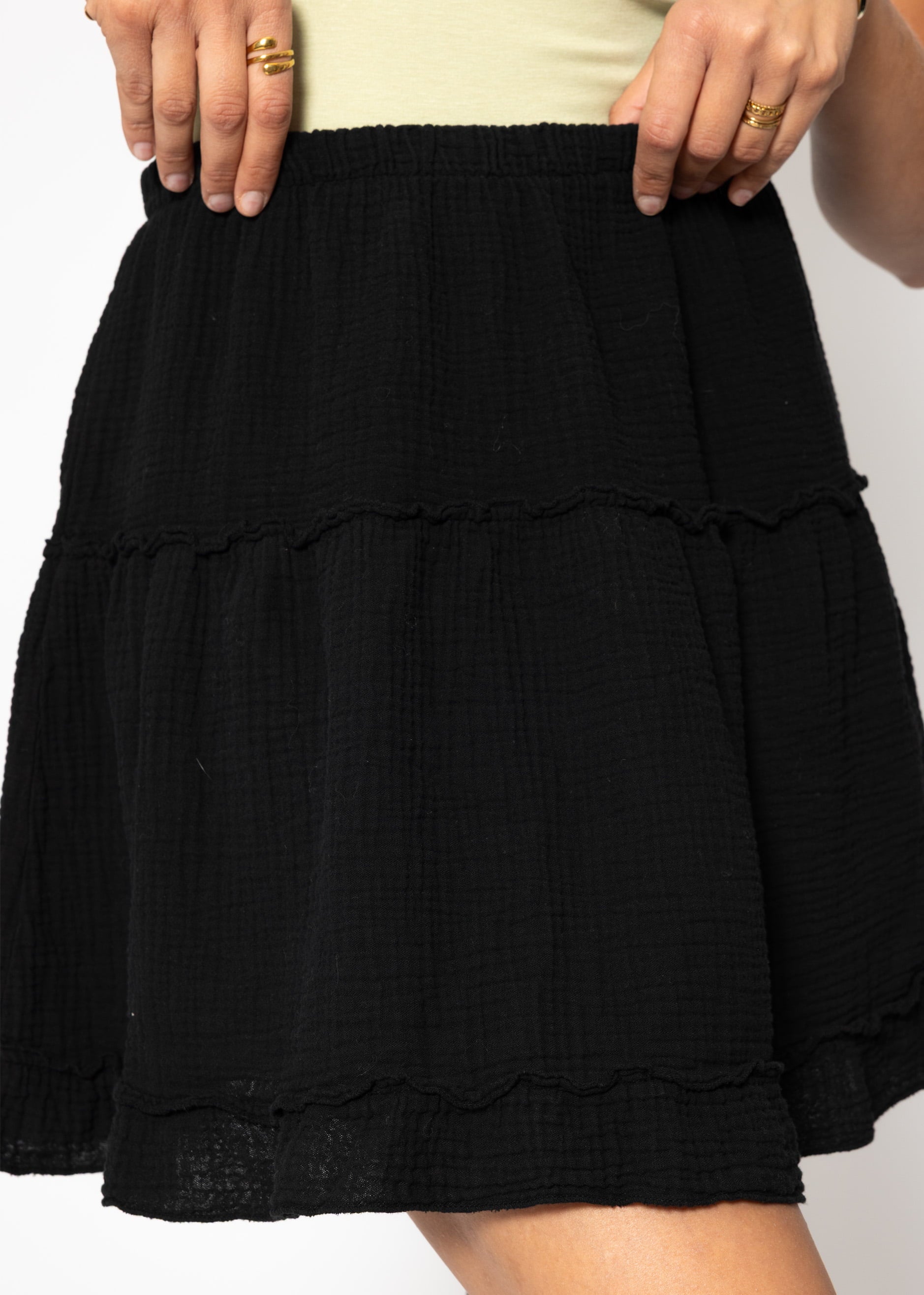 Musselin Rock with Volant - black