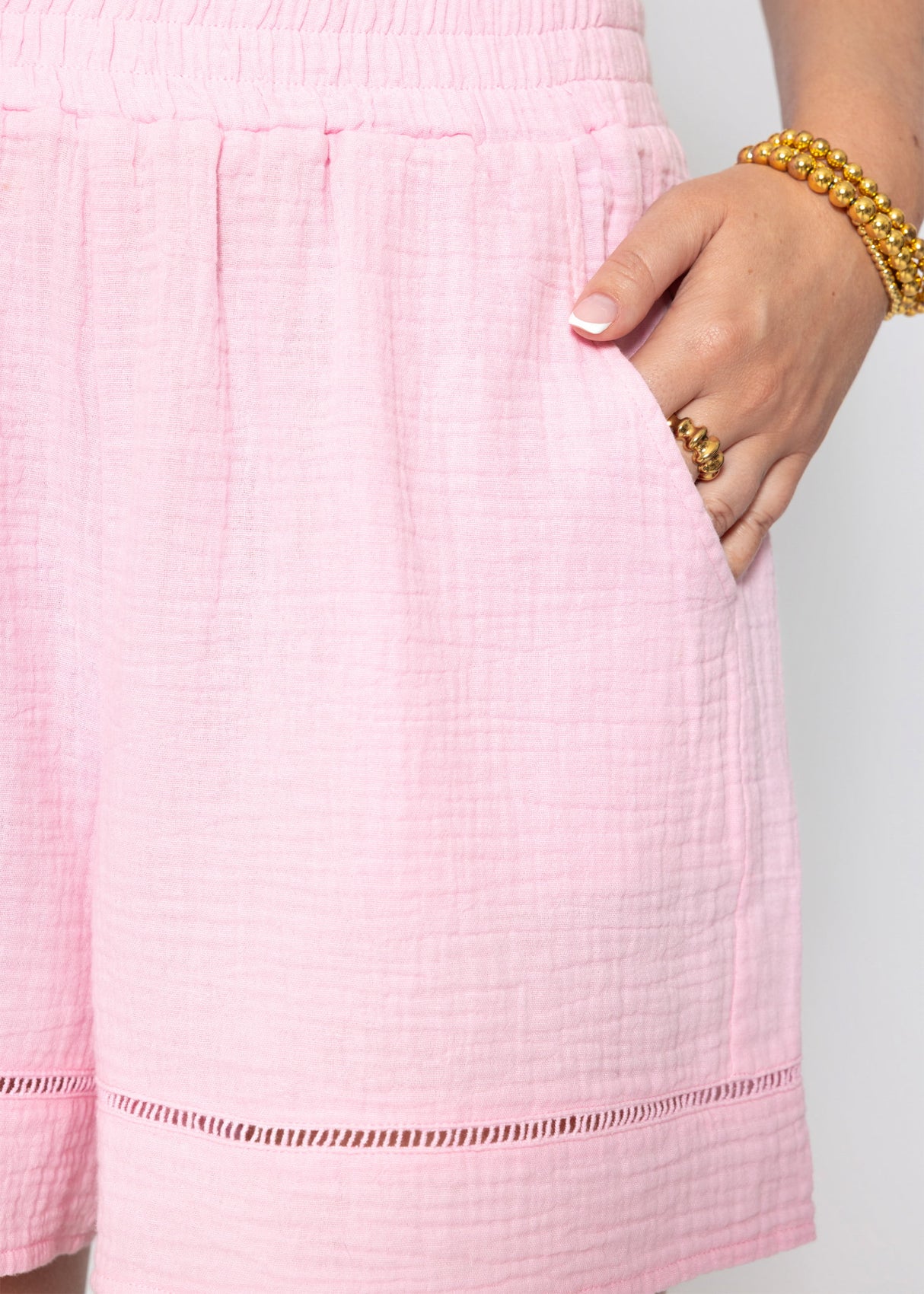 Musselin Shorts mit Spitzenborte - babyrosa