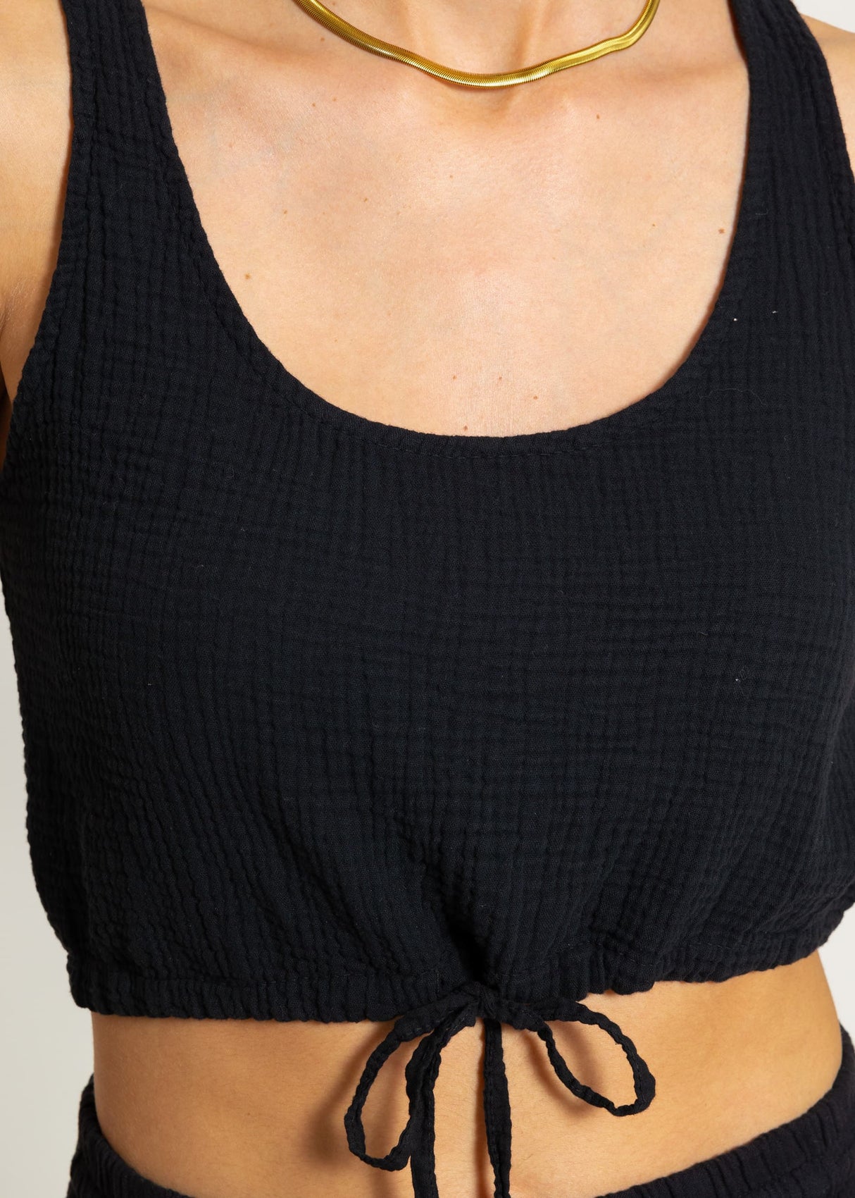 Muslin top with drawstring - black