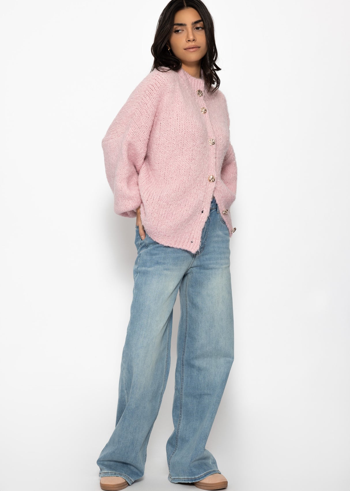 Oversized cardigan with decorative buttons - pink