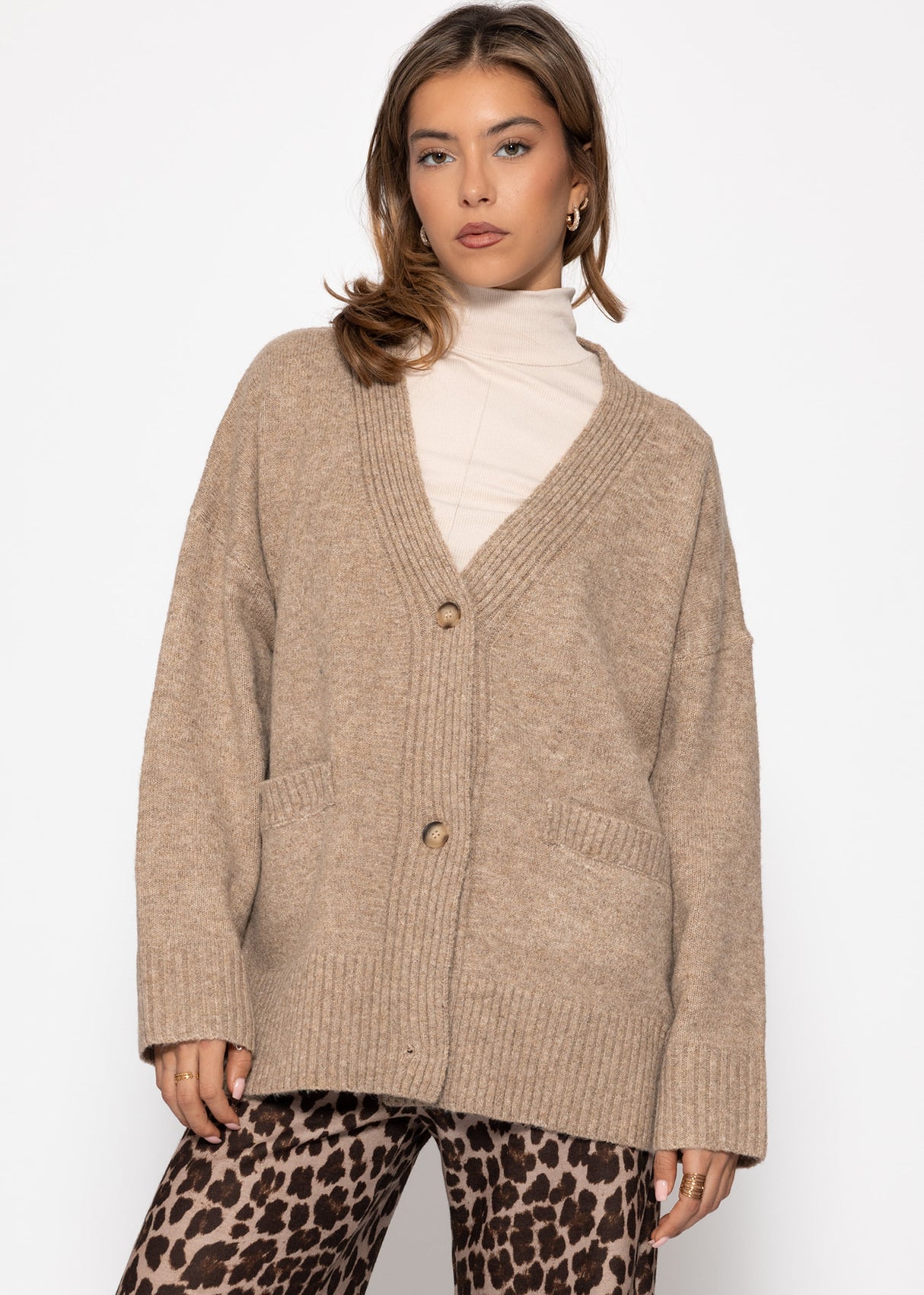 Oversized cardigan with pockets - taupe