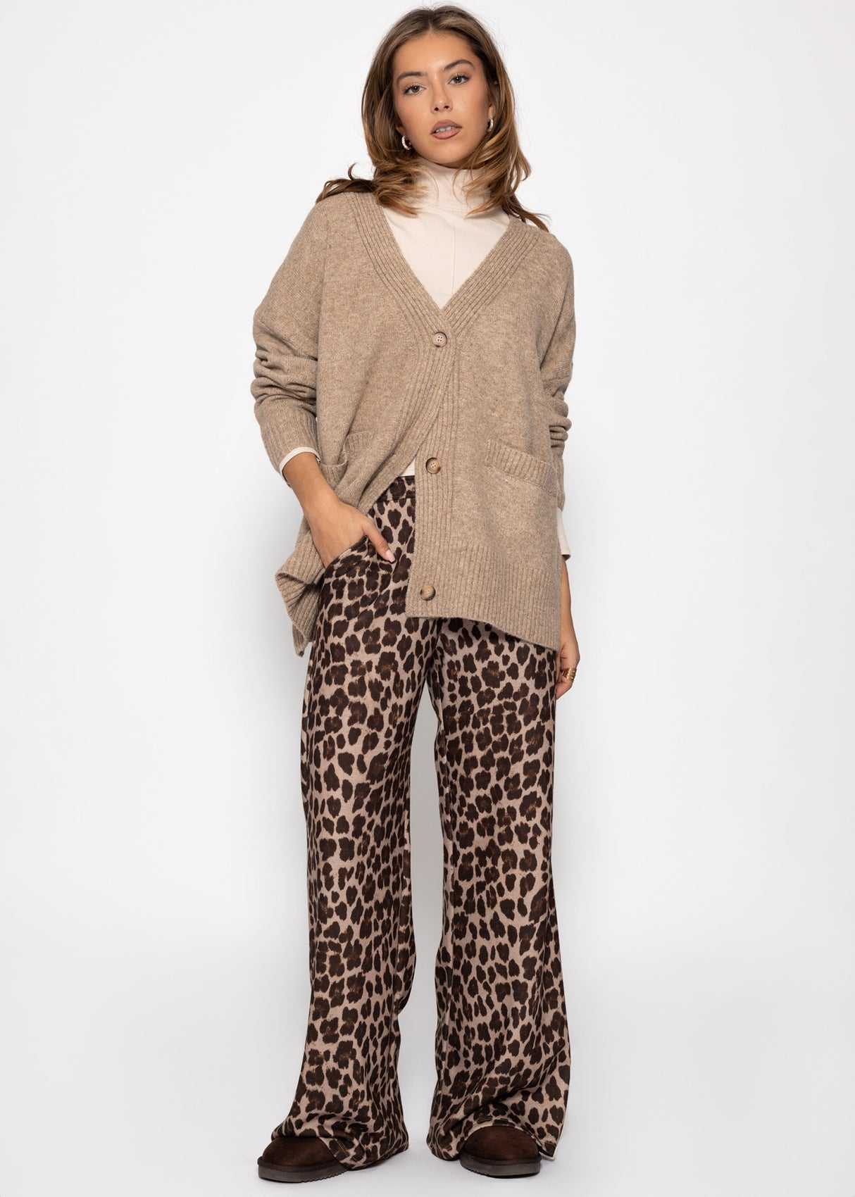 Oversized cardigan with pockets - taupe