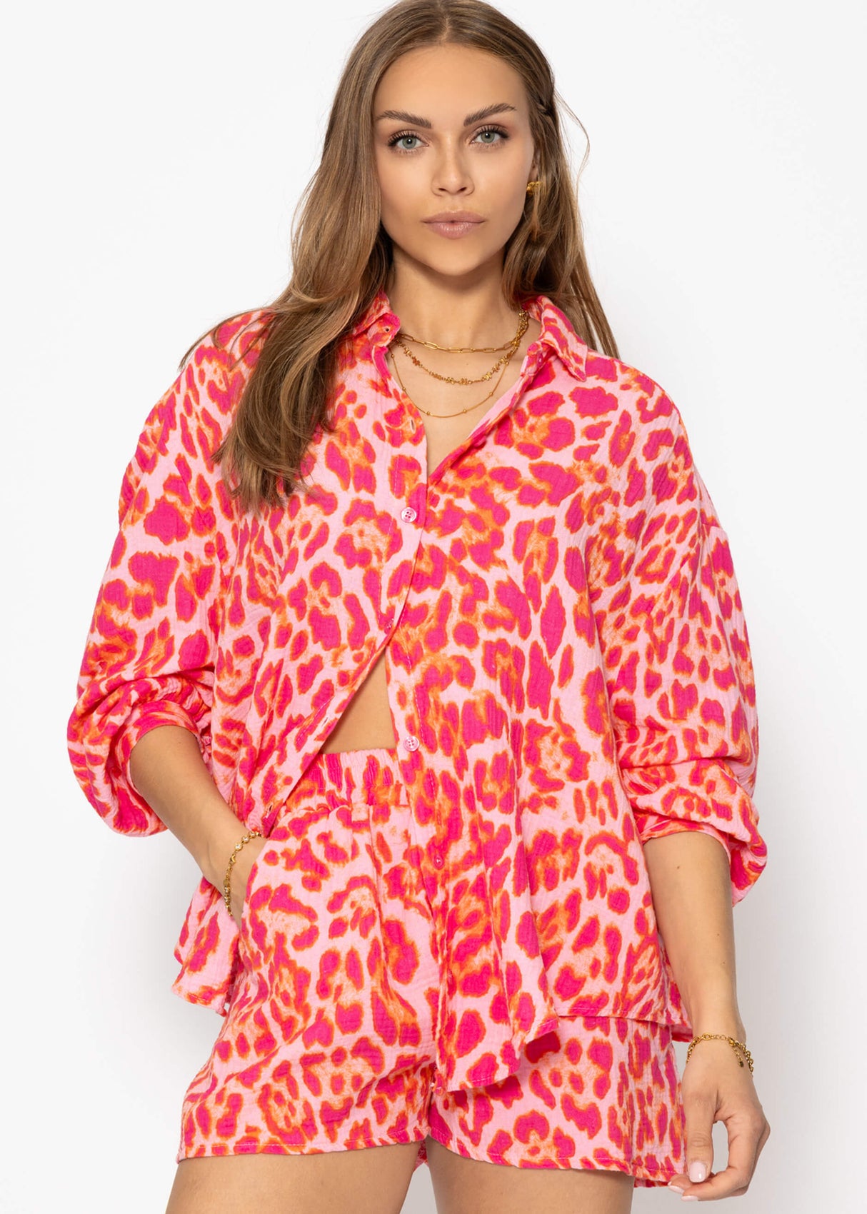 Oversize muslin blouse with leo print - pink