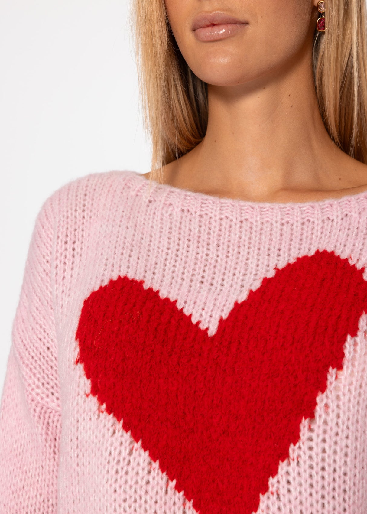 Oversize Pullover mit rotem Herz - rosa