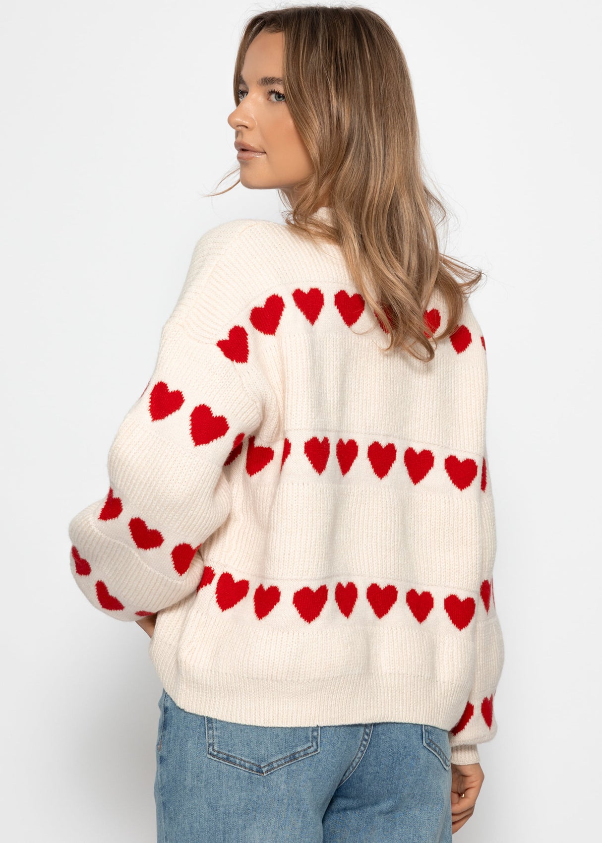 Oversized sweater with red hearts - off-white
