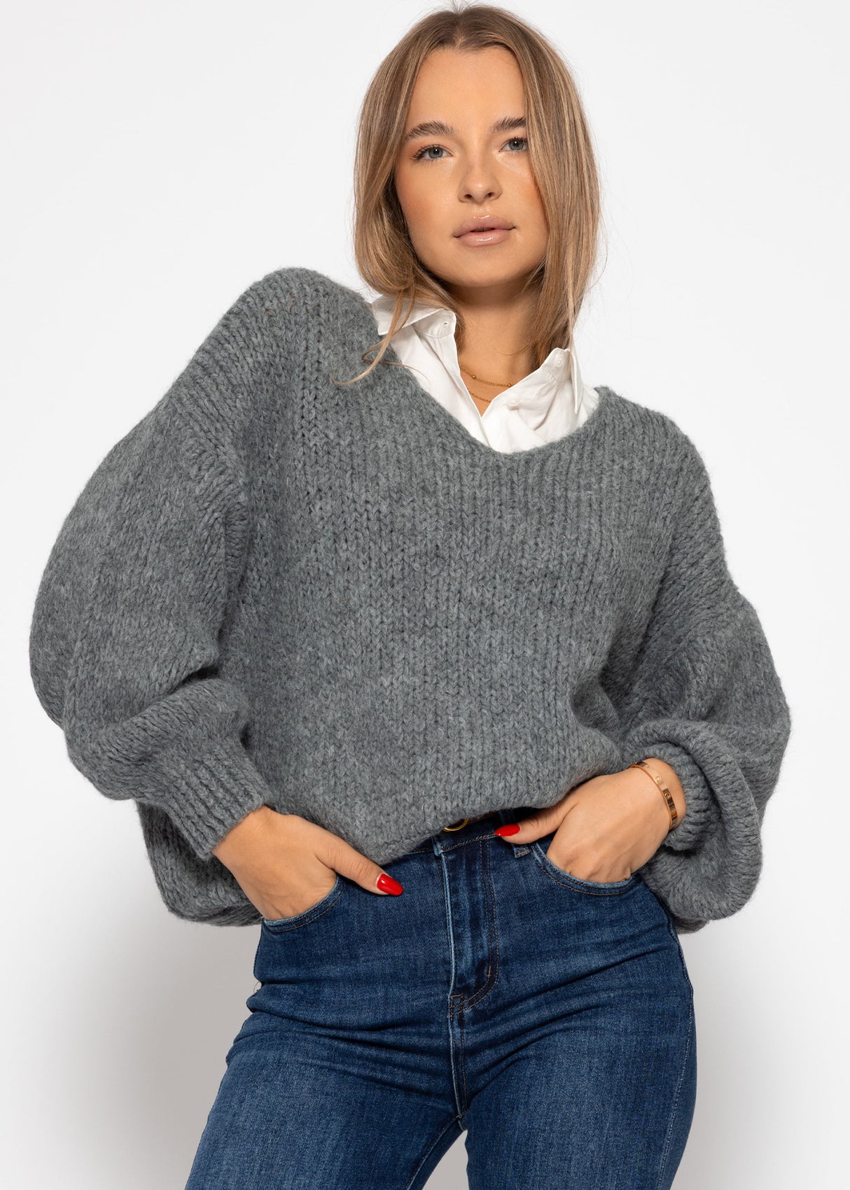 Oversize Pullover mit V-Ausschnitt - dunkelgrau