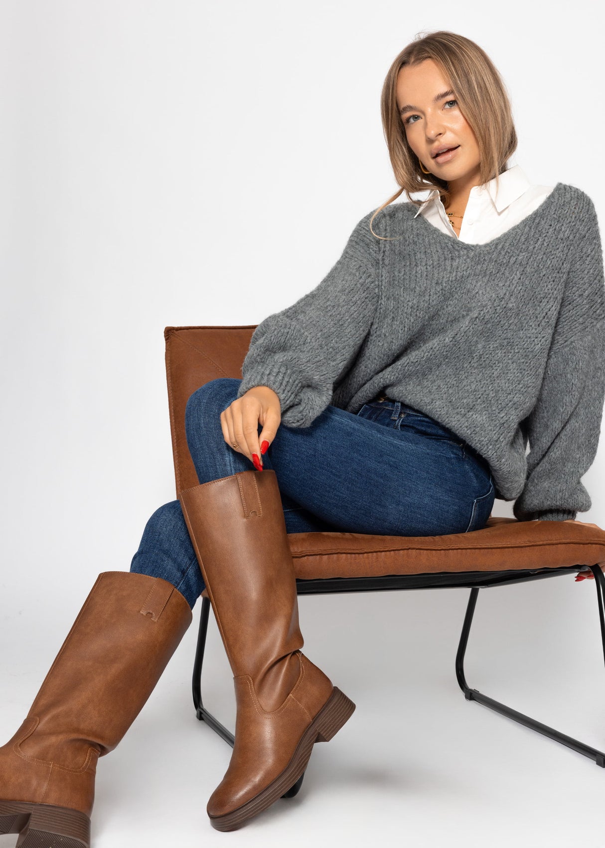 Oversized V-neck sweater - dark grey