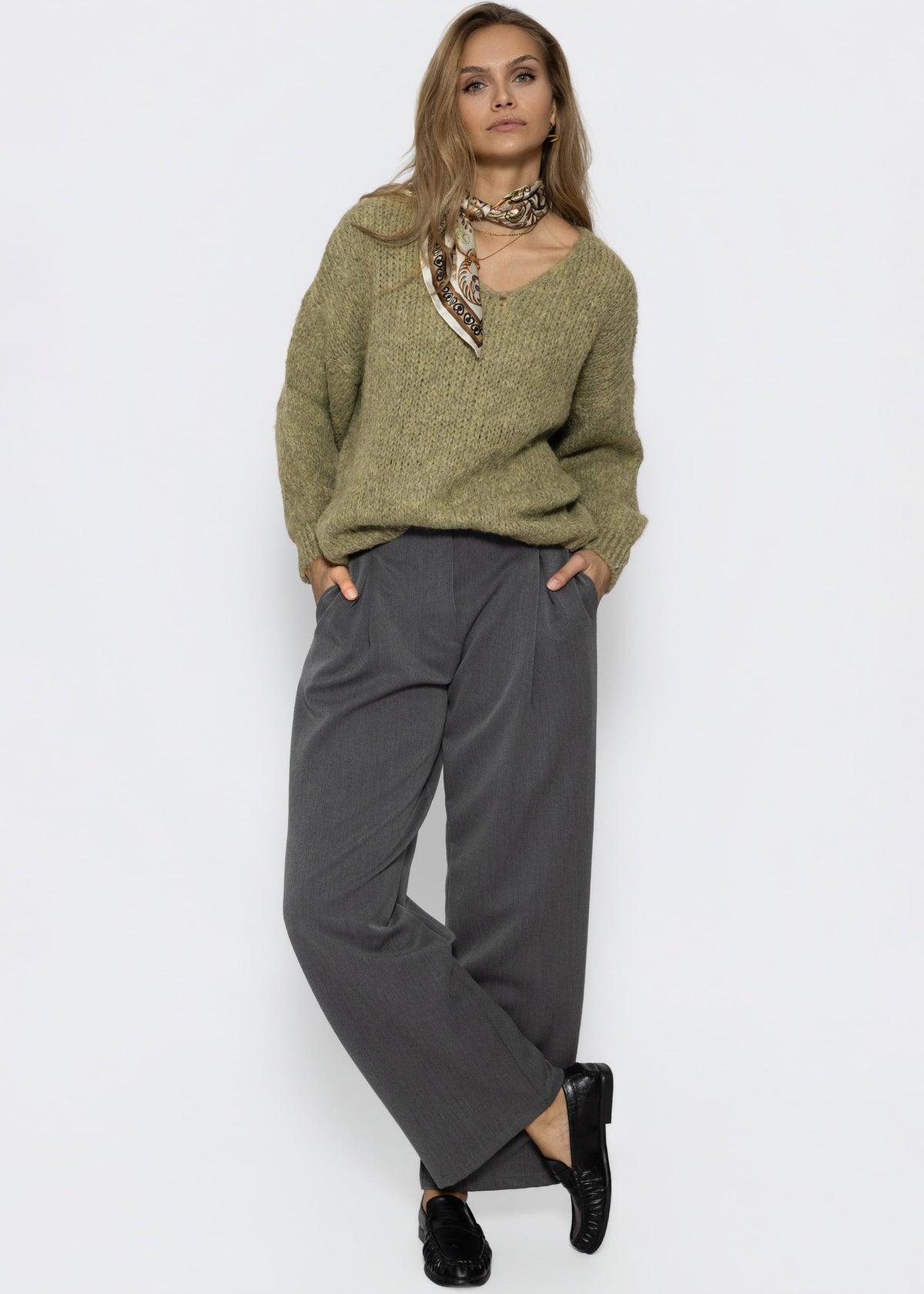 Oversize Pullover mit V-Ausschnitt - khaki