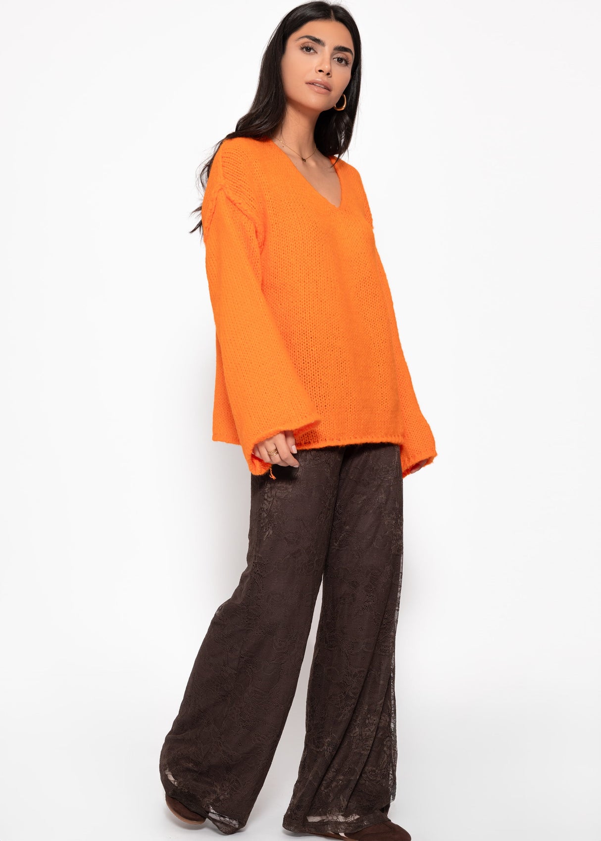 Oversized sweater with V-neck and wide sleeves - orange