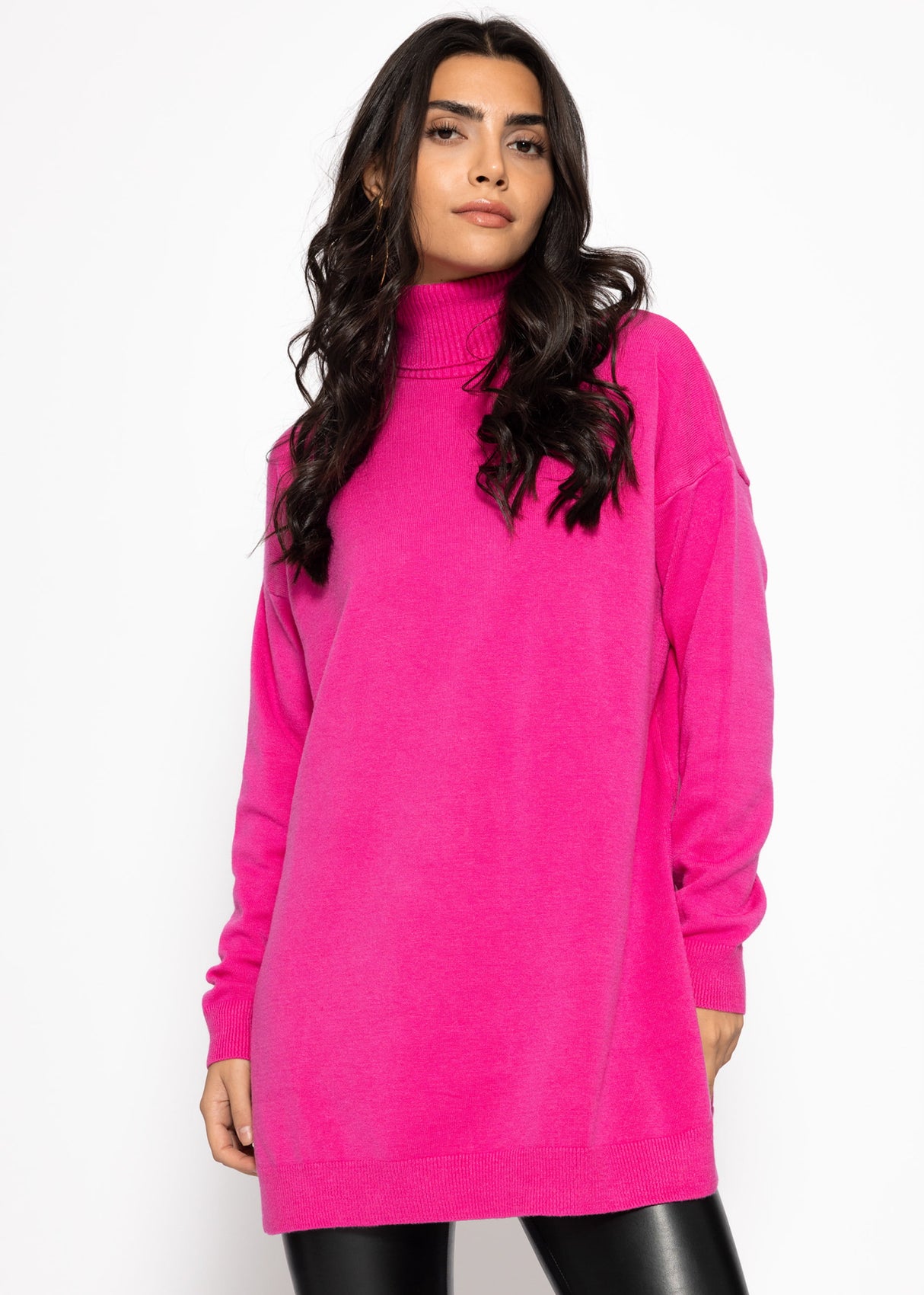 Oversized turtleneck sweater with long side slits - pink
