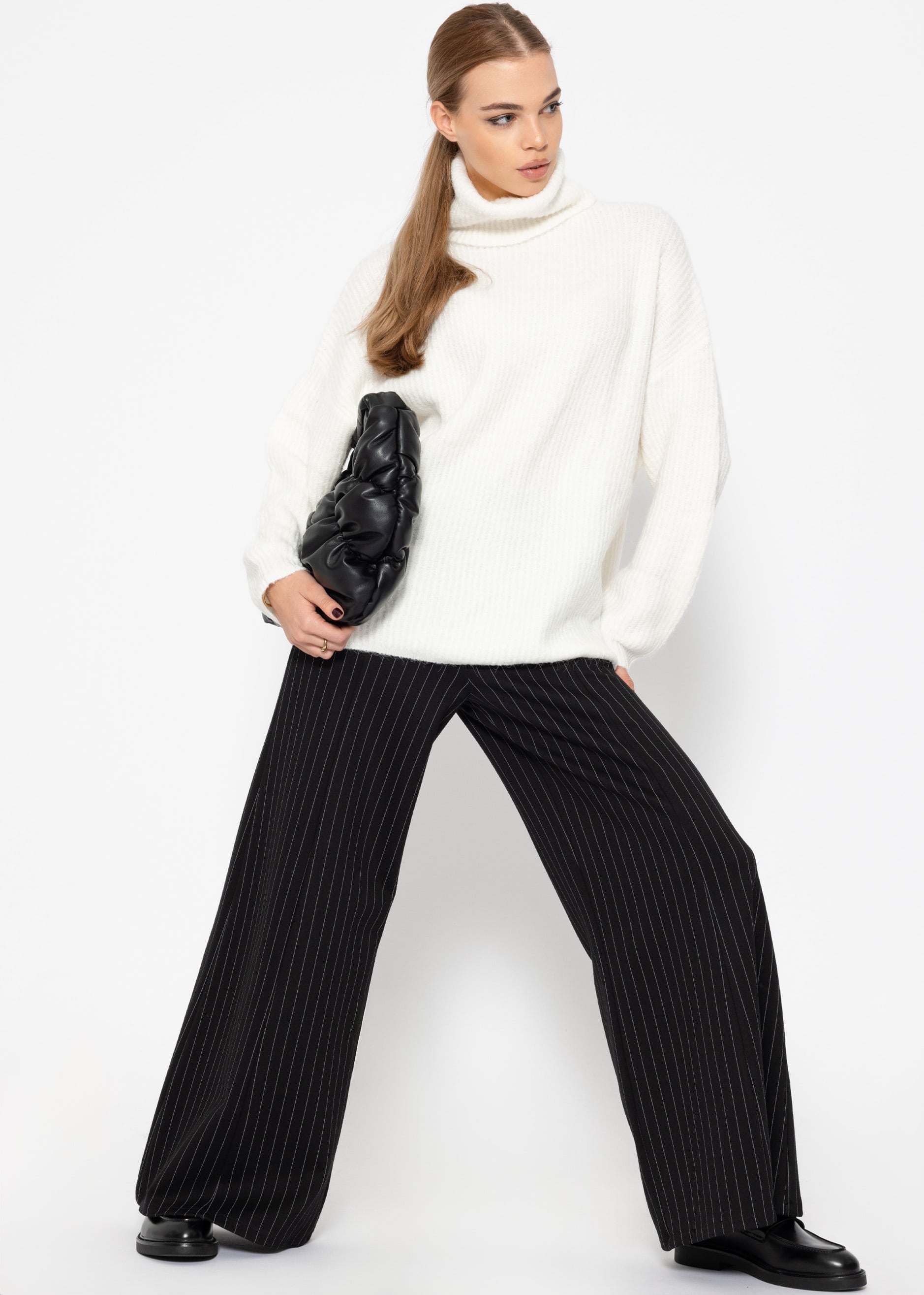 Oversize turtleneck sweater - off-white